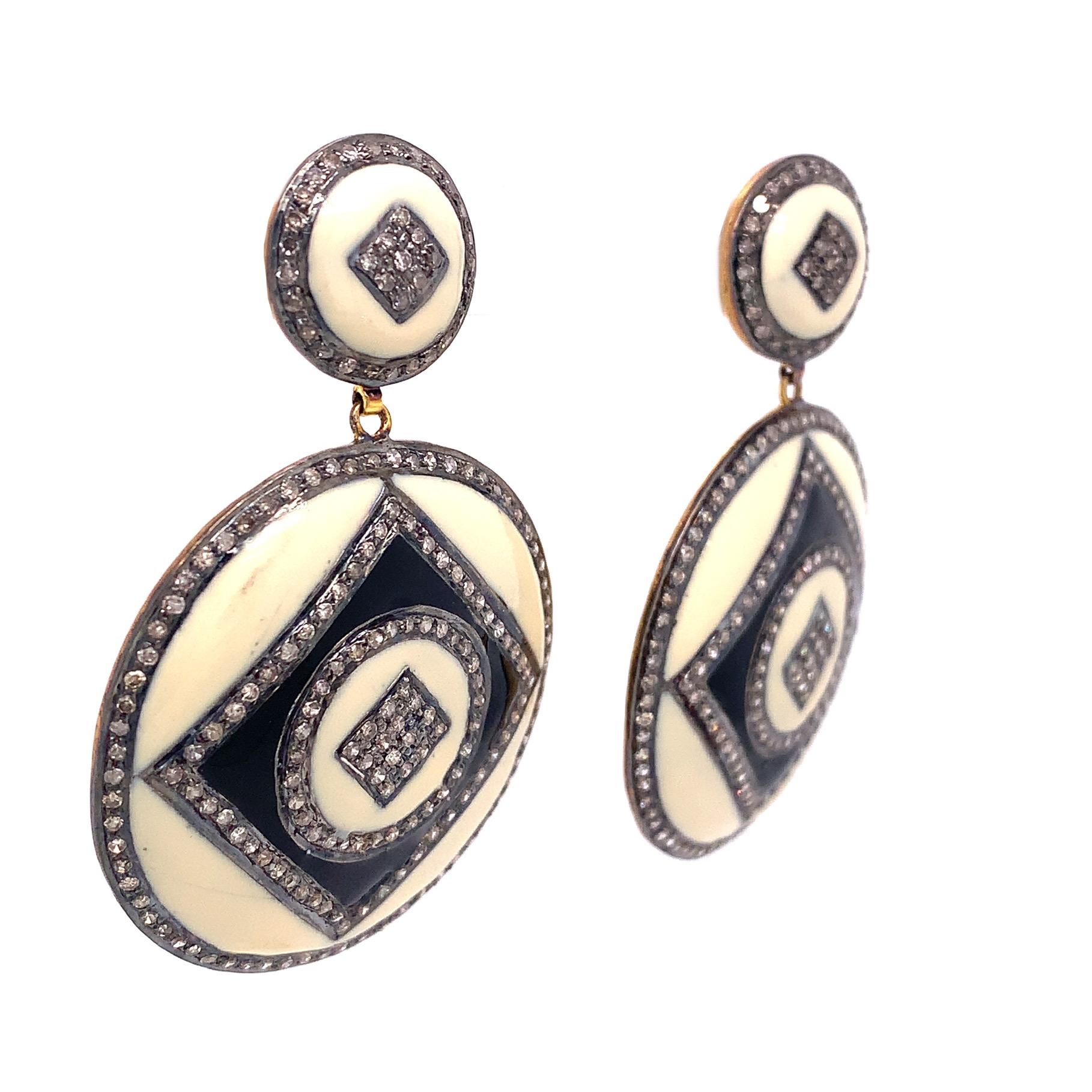 Contemporary Lucea New York Enamel and Rustic Diamond Disc Earring For Sale