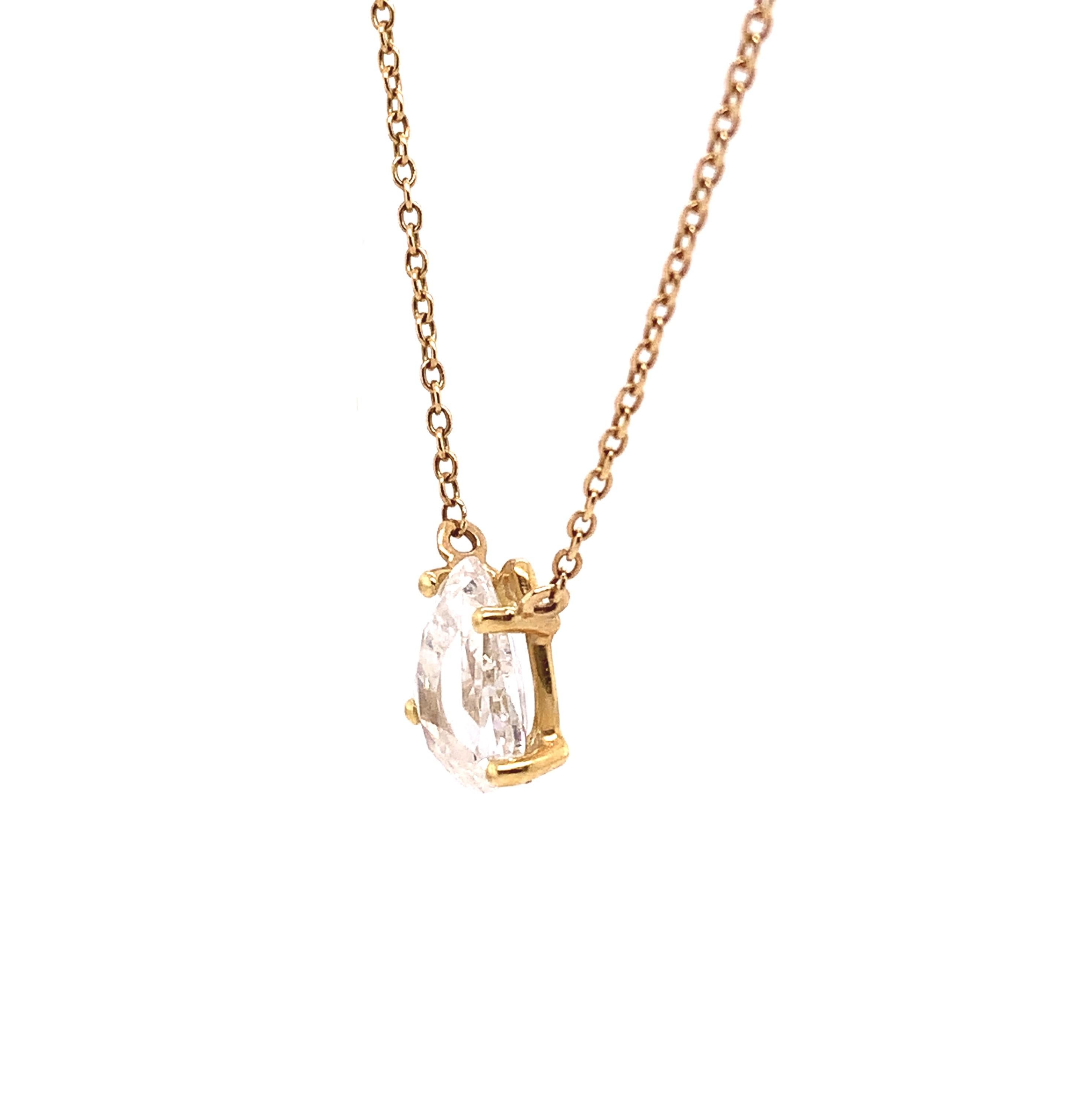 Zarte Kollektion

Ein zartes Collier aus Gelbgold, das Eleganz und raffinierte Schlichtheit ausstrahlt und mit einem 1,27 Karat schweren Diamanten im Rosenschliff besticht.