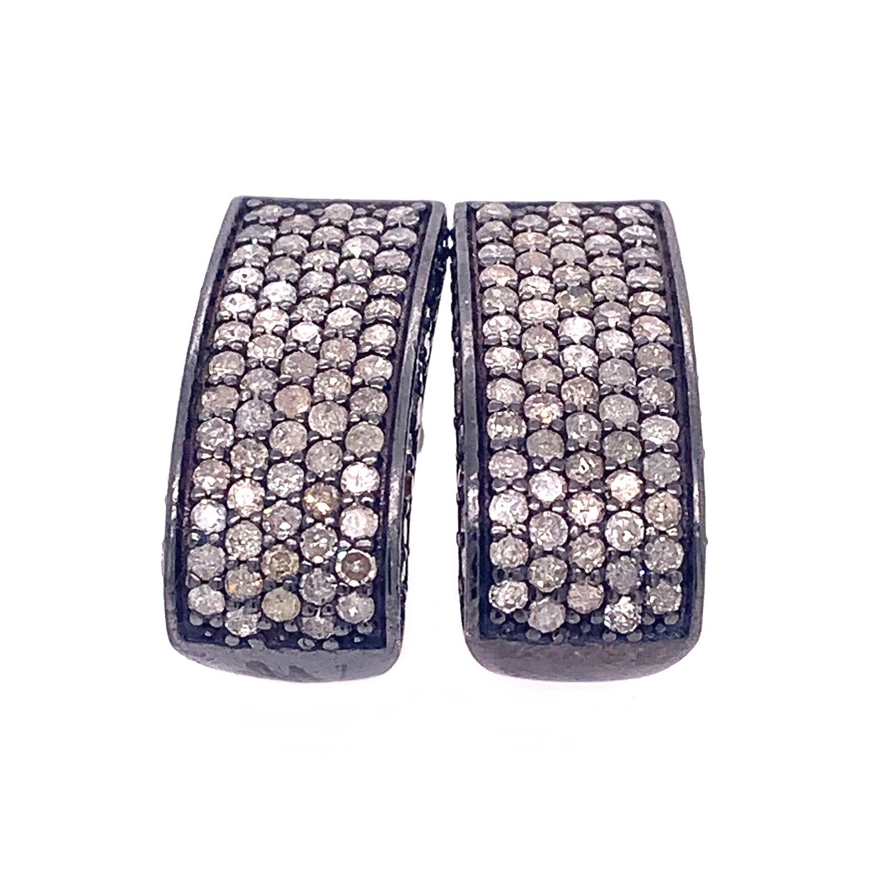 Taglio rotondo Lucea New York - Orecchini con diamante di ghiaccio in vendita