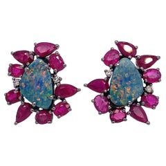 Ohrringe mit Opal und Rubin von Lucea New York
