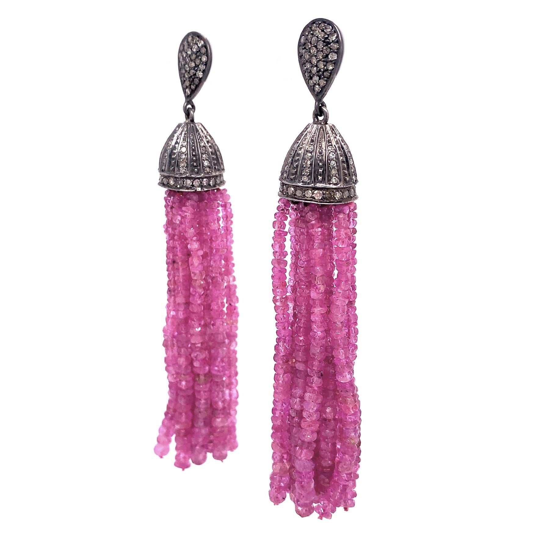 Life in color collection

Rustic diamonds with Pink Sapphire bead Tassel earring set in sterling silver.

Pink Sapphire : 123.99ct total weight.
Diamond : 1.50ct total weight.