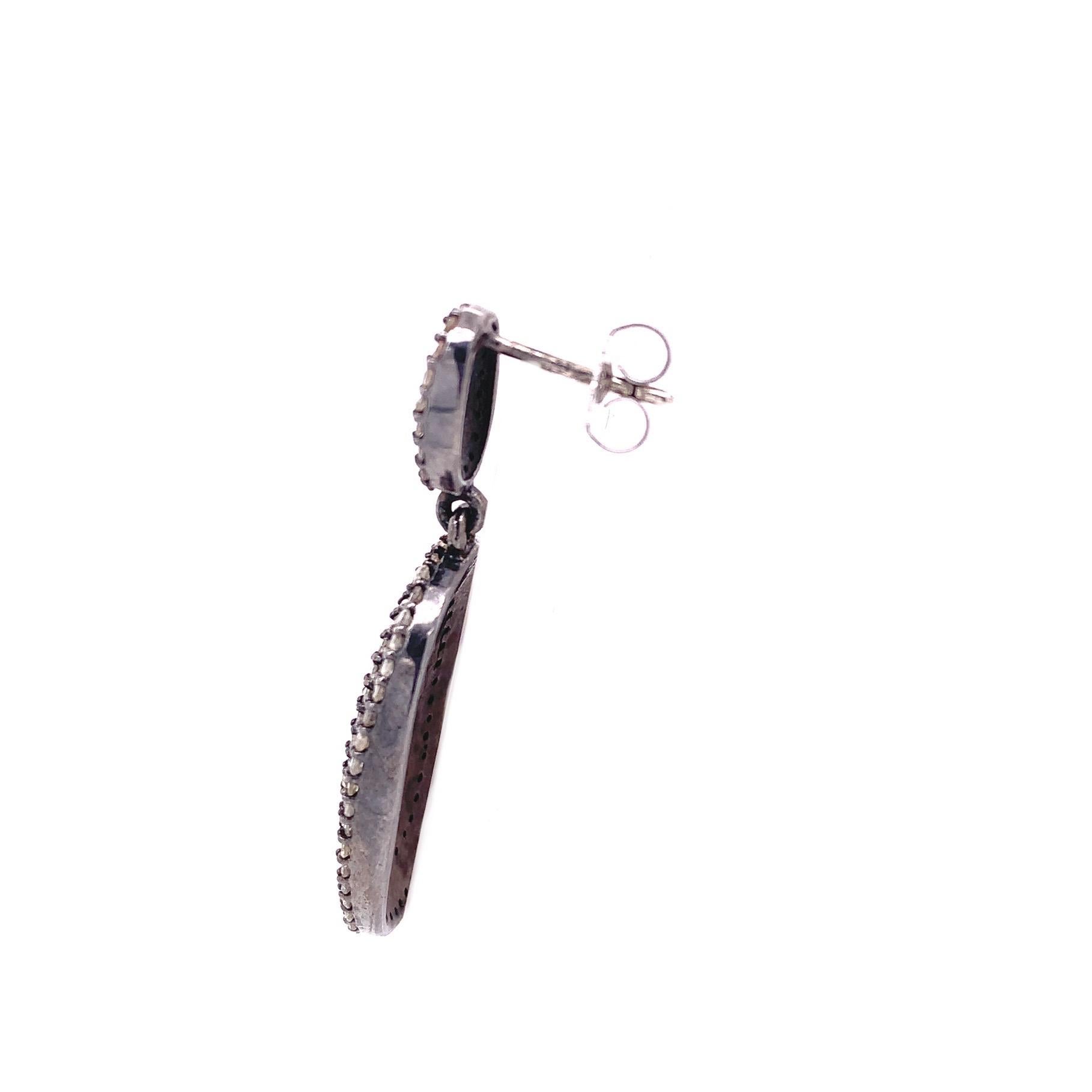 Lucea New York Rustikale Diamant- und Emaille-Ohrringe (Brillantschliff) im Angebot