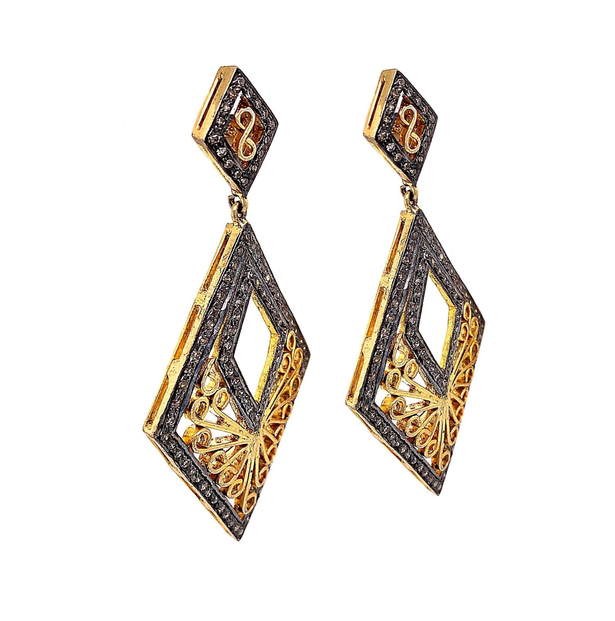 Contemporaneo Lucea New York Orecchino rustico con diamante e placcato oro in vendita