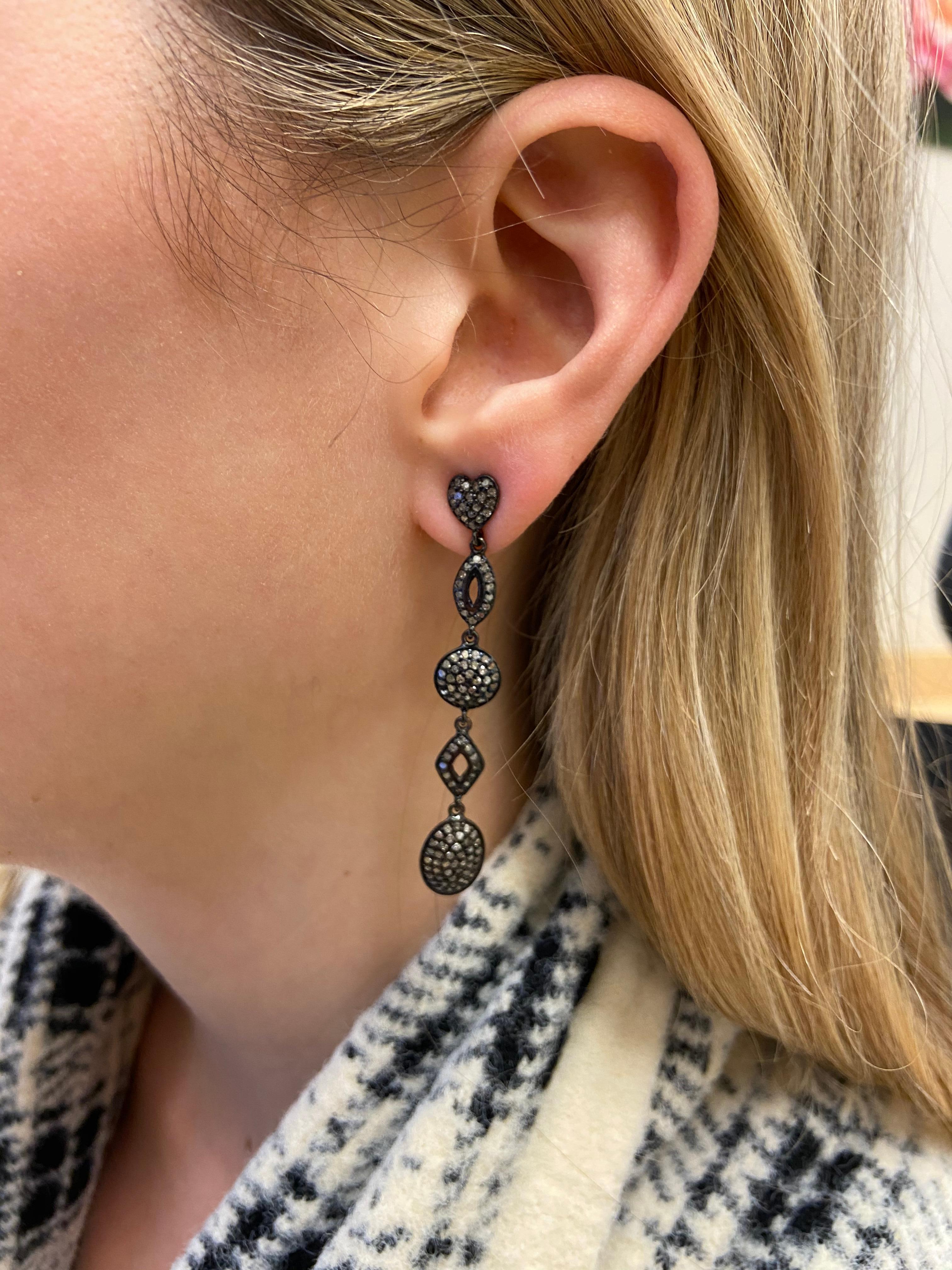 Donna Lucea New York Orecchini pendenti con diamanti rustici in vendita