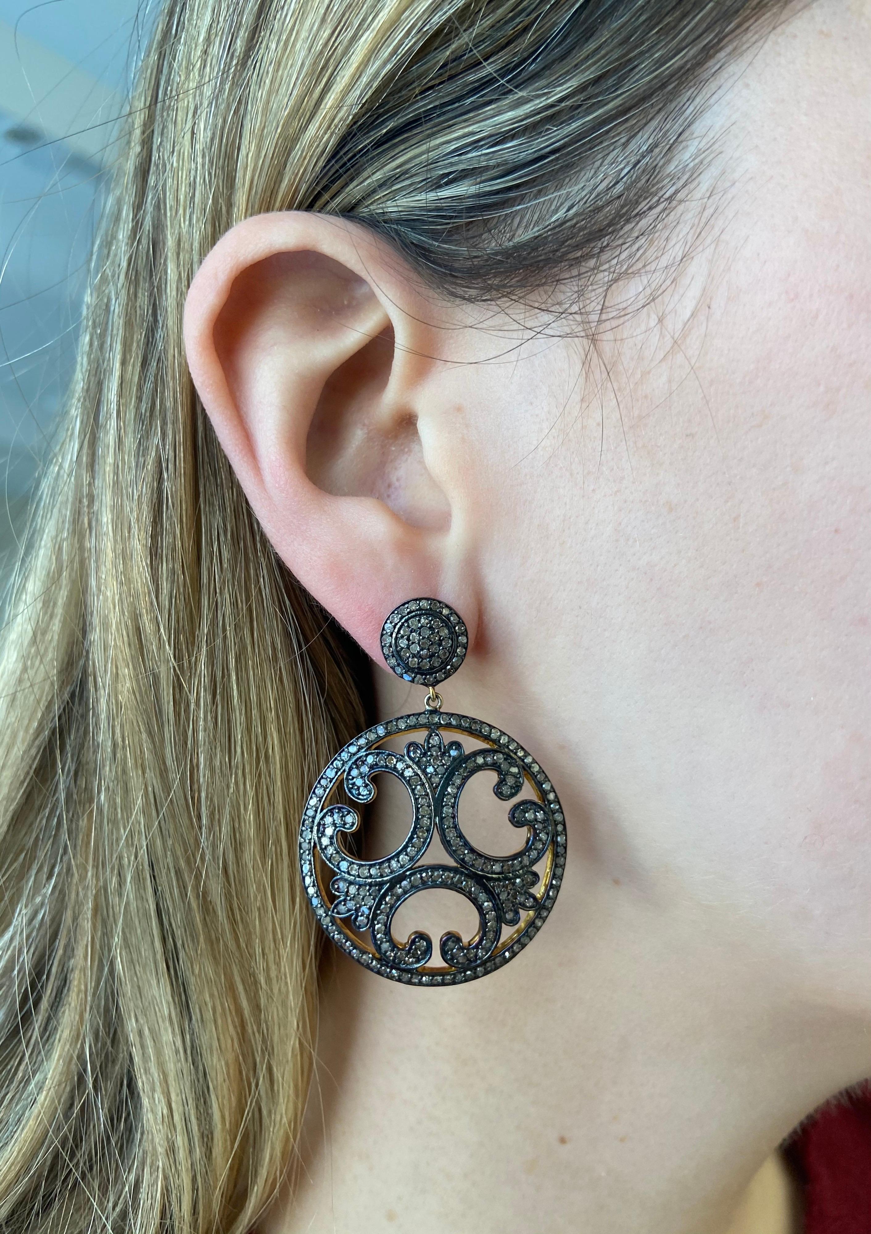 Donna Lucea New York Orecchini a disco con diamanti rustici in vendita
