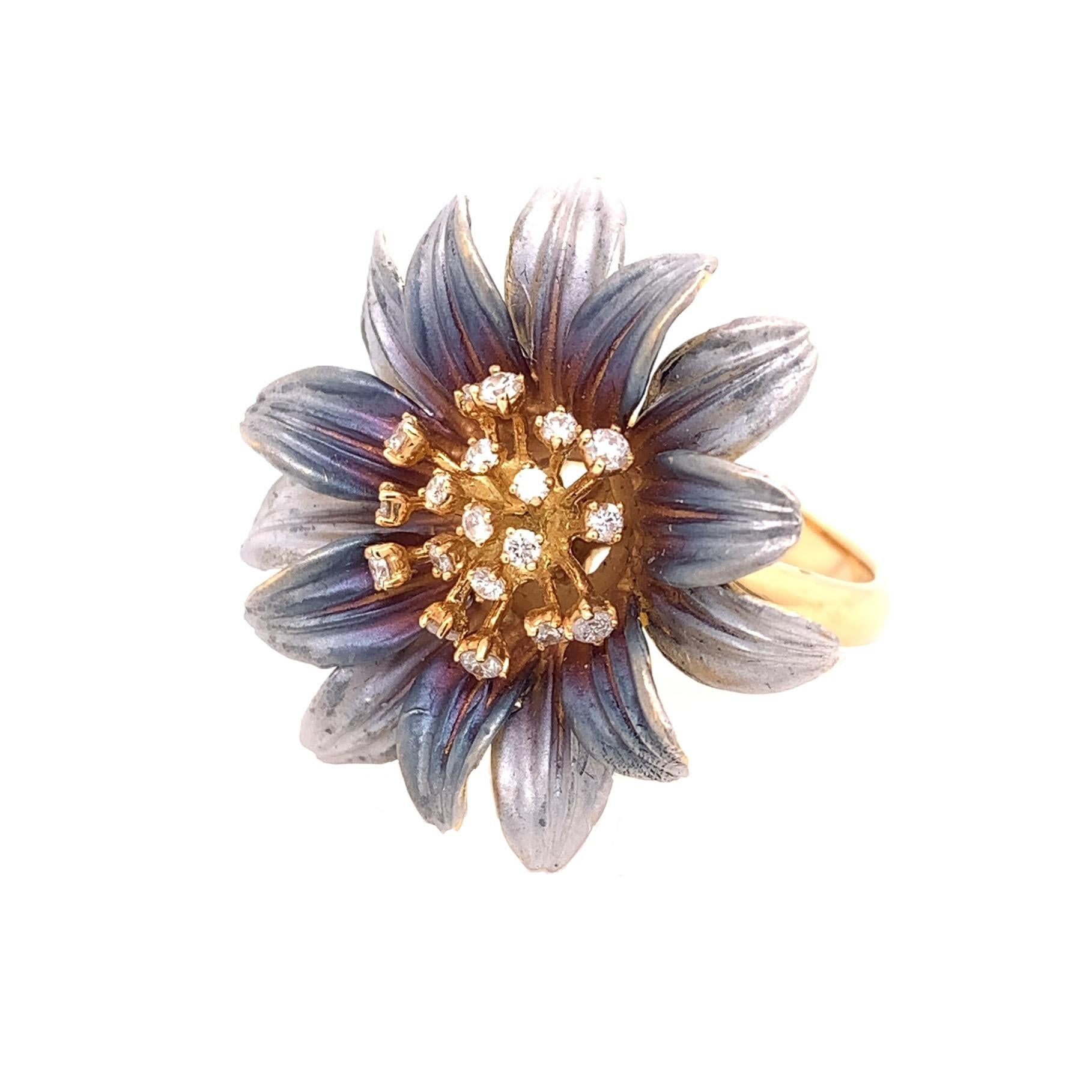 Lucea New York, Ring aus grauem Rhodium mit Diamantblütenmuster (Rundschliff)
