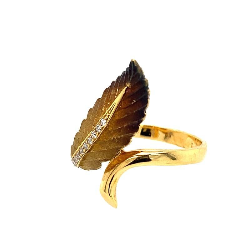 Grau-Braun Kollektion

Organischer Ring aus gefärbtem Rhodium mit Diamanten, gefasst in 18 Karat Gelbgold. US Größe 6.5

Diamanten: 0.08ct Gesamtgewicht.
Alle Diamanten sind G-H / SI Steine
