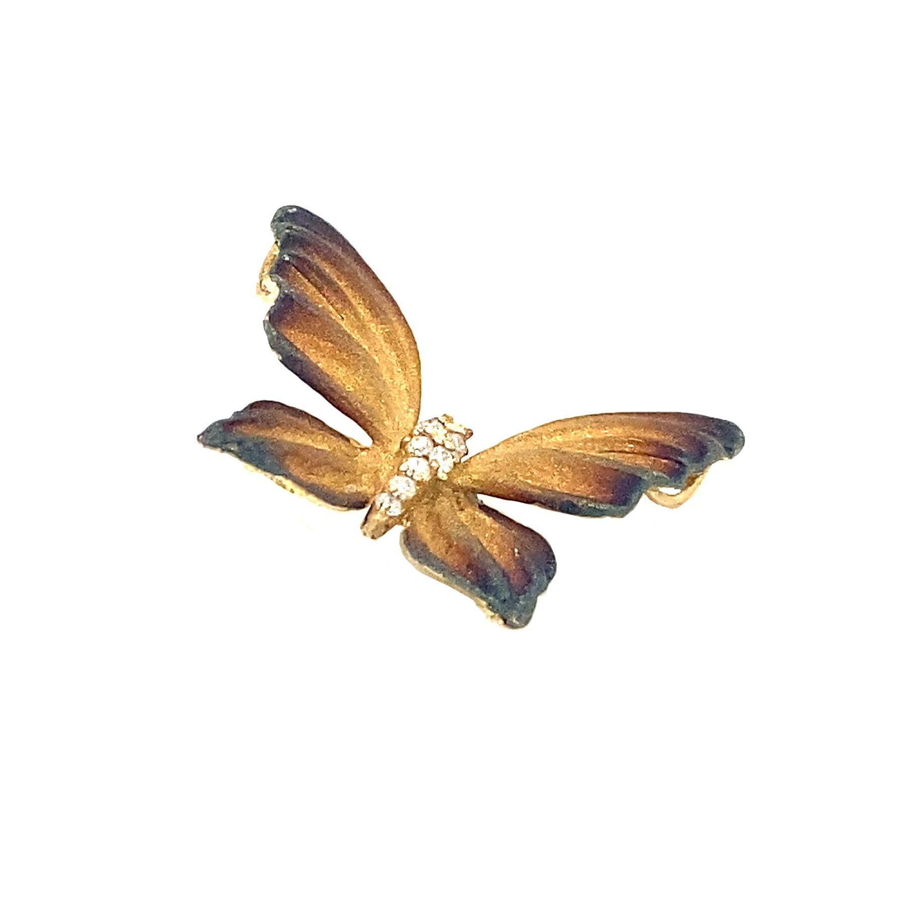Taille ronde Lucea New York Pendentif papillon en rhodium taillé et diamants en vente