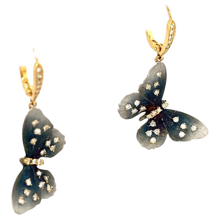 Lucea New York, Diamant-Ohrringe aus geschliffenem Rhodium mit baumelndem Schmetterling im Angebot