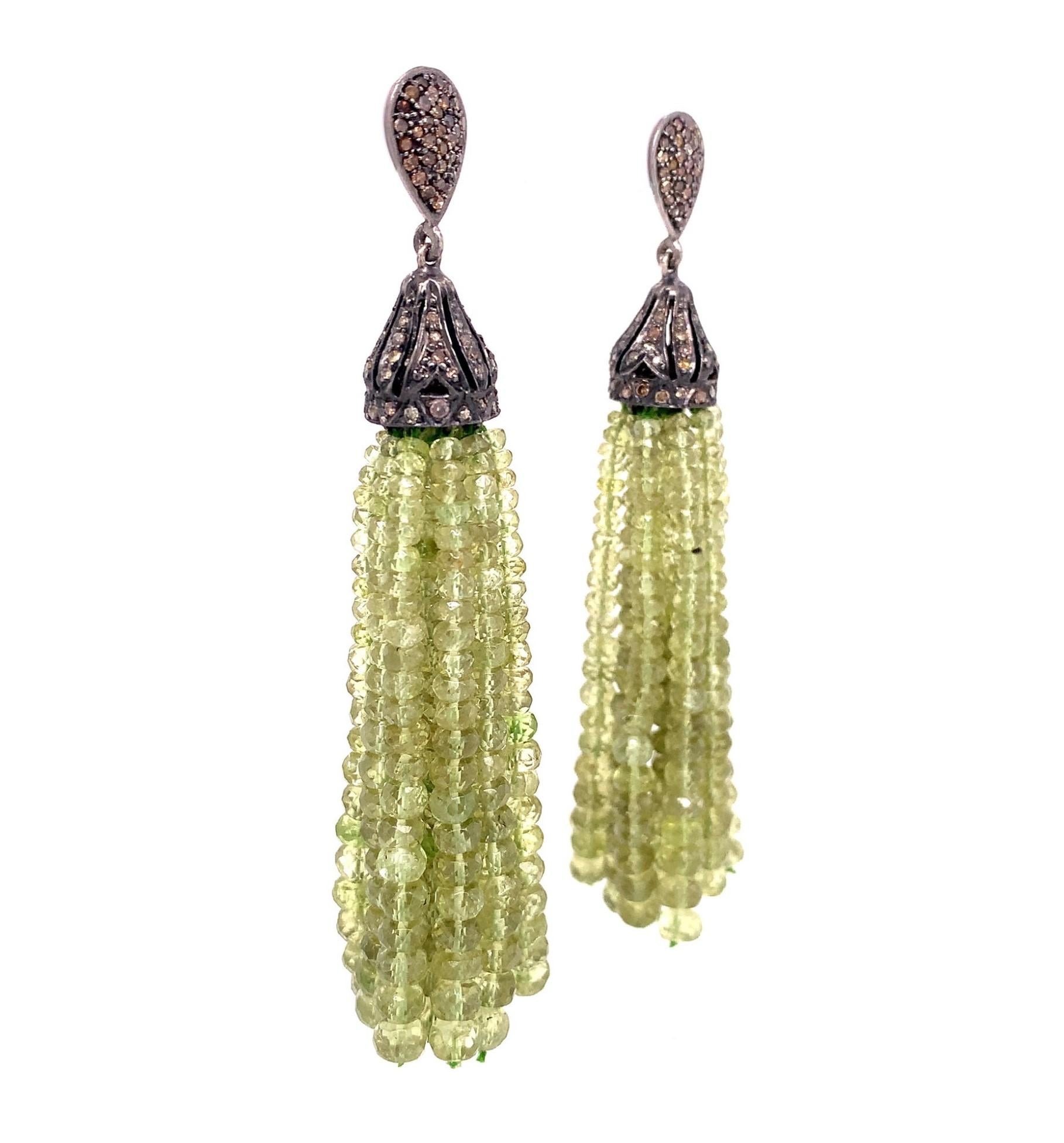 Lucea New York Quaste Peridot-Perlen-Ohrring (Zeitgenössisch) im Angebot