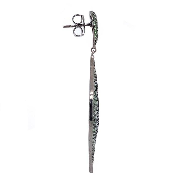 Lucea New York, tropfenförmige Ohrringe mit Tsavorit und Granat (Rundschliff) im Angebot