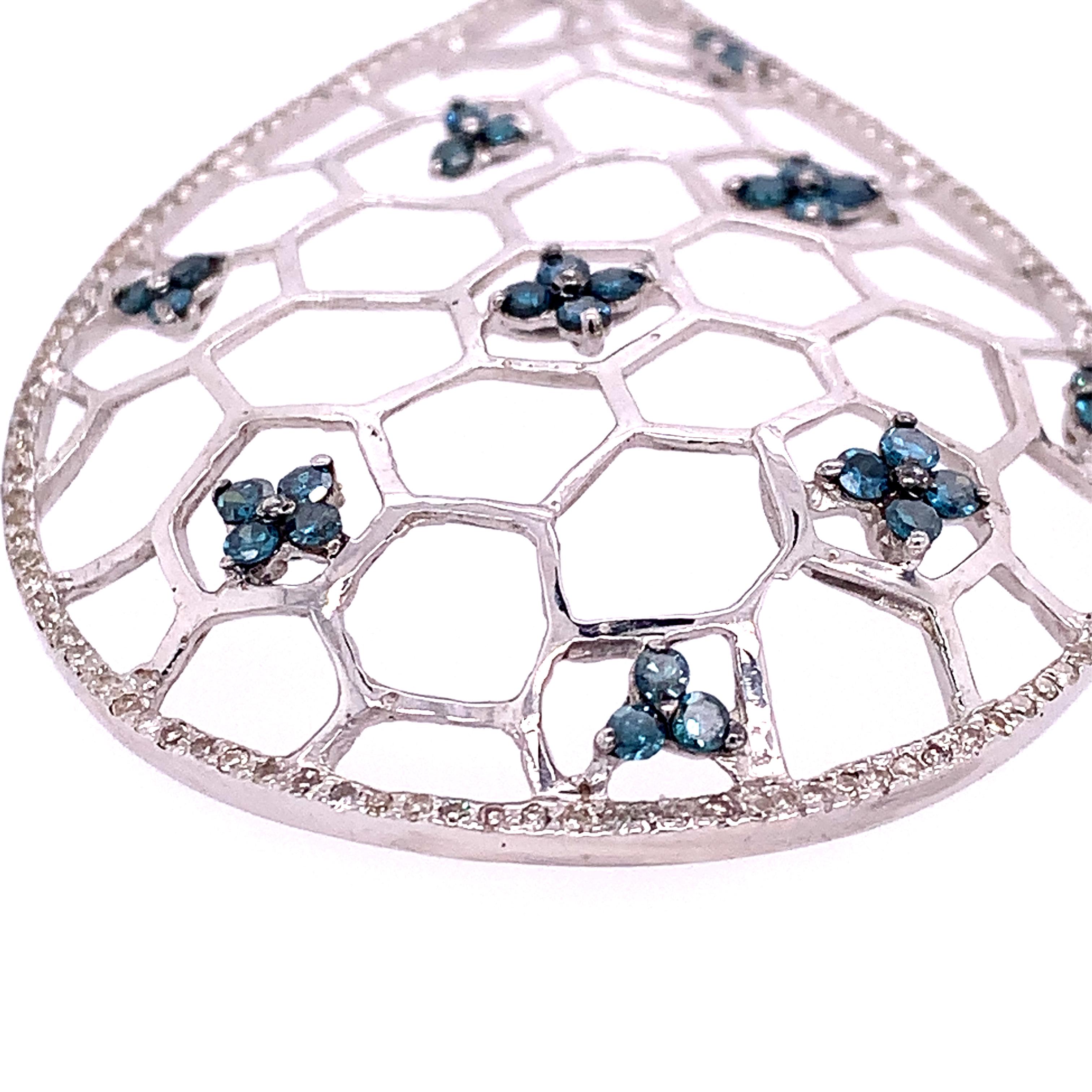 Round Cut Lucea New York White Diamond & Blue Diamond Pendant For Sale