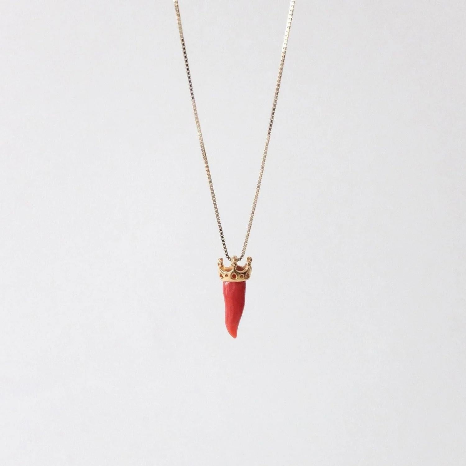 Lucedeimieiocchi Porte bonheur collana in corno rosso NWOT In condizioni Nuovo in vendita a Capri, IT