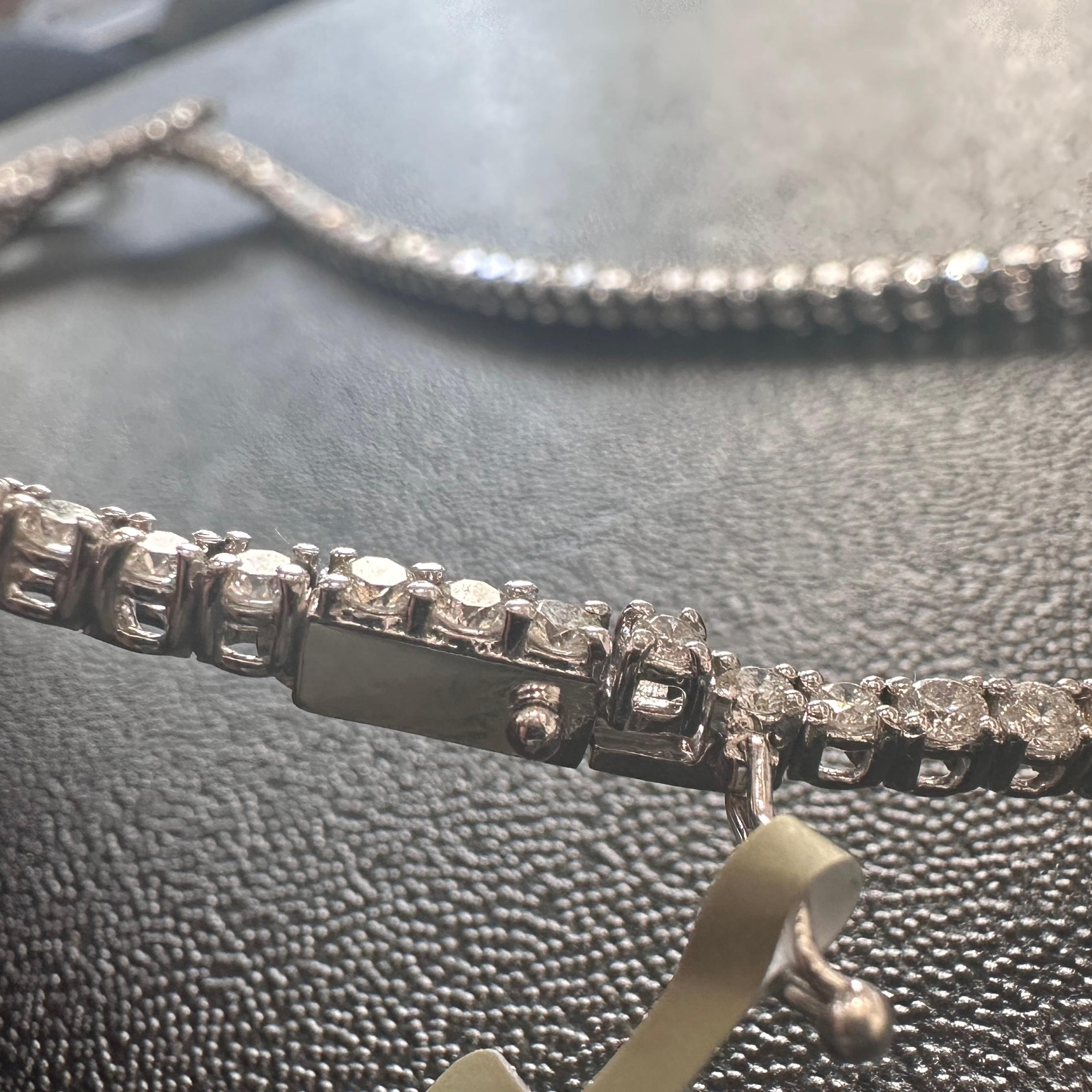 Lucente Duett-Diamantenhalskette aus 18 Karat Weißgold, 15,51 Karat, in Italien hergestellt im Zustand „Neu“ im Angebot in New York, NY