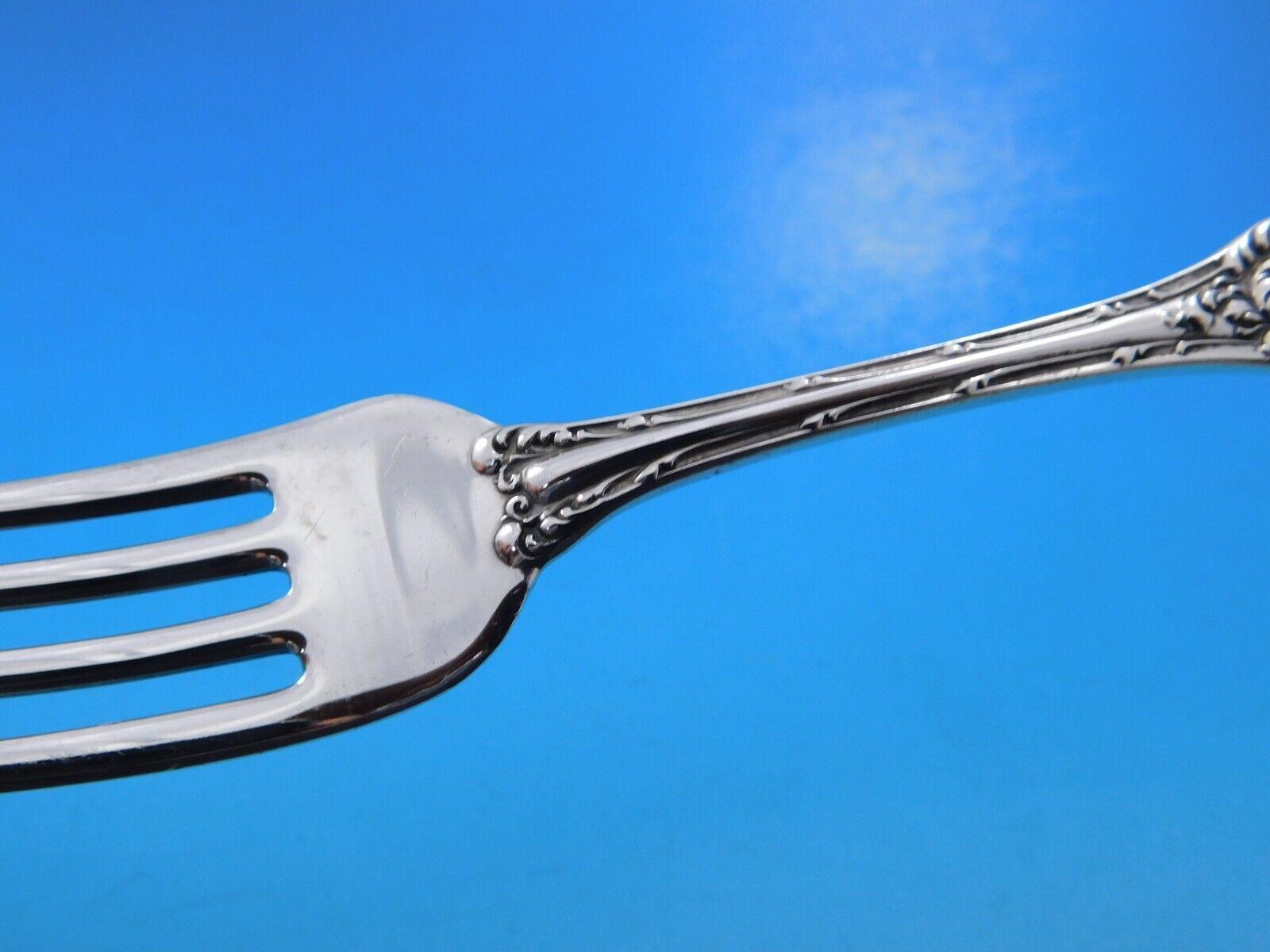 Lucerne by Wallace Sterling Silver Flatware Set 8 Service 32 pieces In Excellent Condition For Sale In Big Bend, WI
