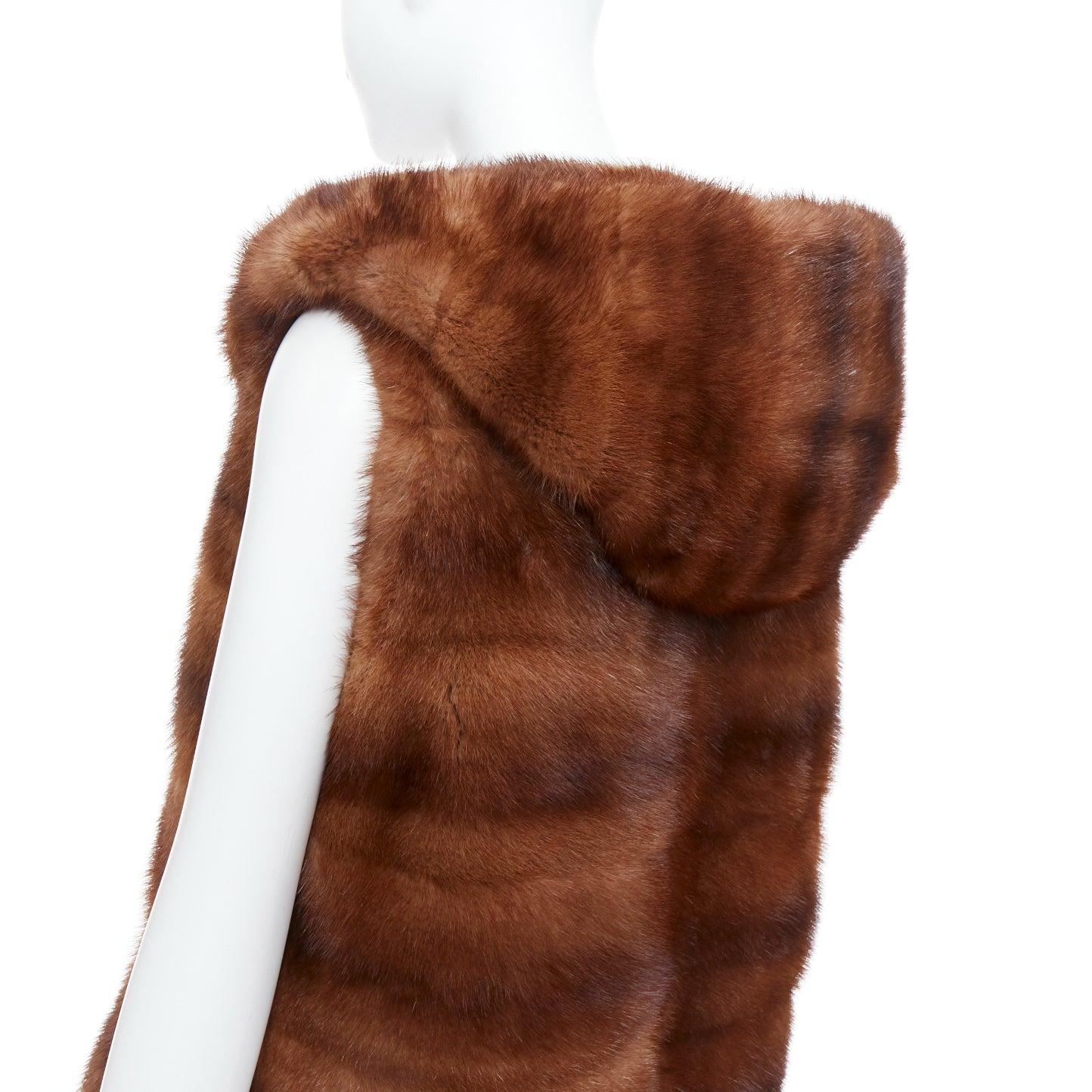LUCIA PIERI brown real fur hooded patchwork tiered sleeveless vest
Reference: JACG/A00274
Brand: Lucia Pieri
Material: Fur
Color: Brown
Pattern: Solid
Closure: Hook & Bar
Lining: Brown Fabric

CONDITION:
Condition: Very good, this item was pre-owned