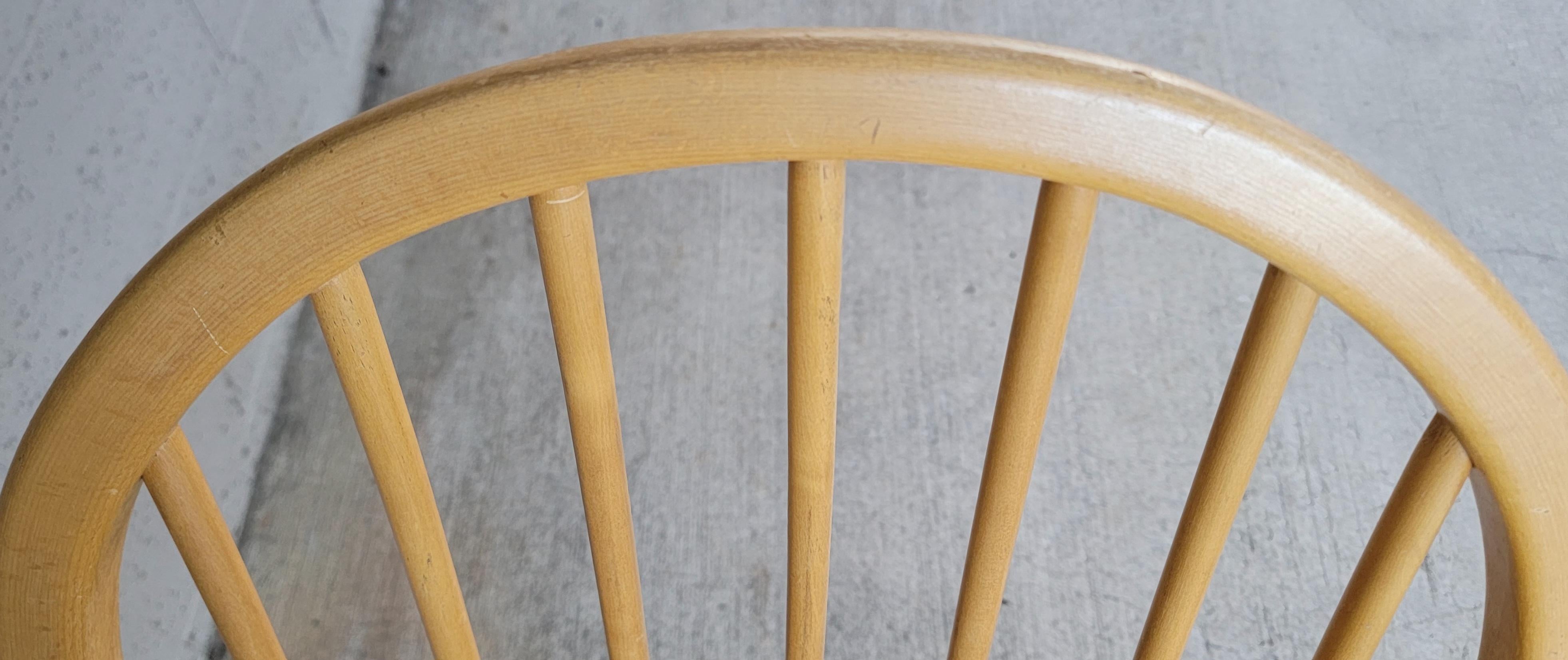 Lucian Ercolani for Ercol, Beech Wood Hoop Back Lounge Chair. 1960's For Sale 6