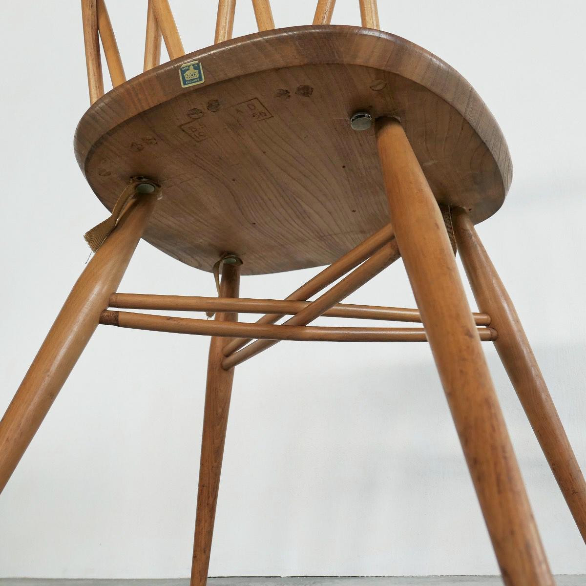 Lucian Ercolani for Ercol Cross Spindle Back Chair In Good Condition In Tilburg, NL