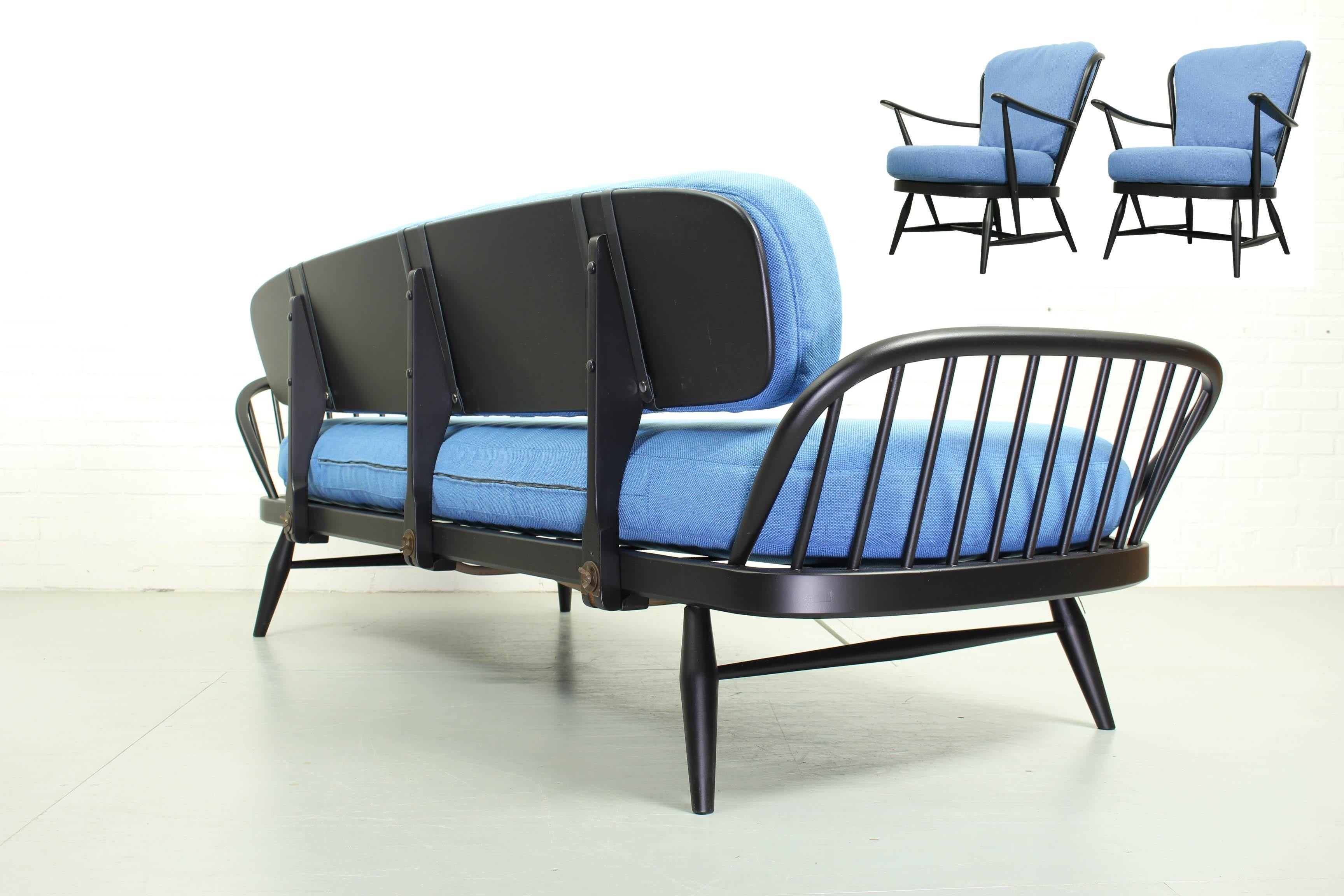 Ensemble de salon Lucian Ercolani avec canapé Modèle 355 et 2 chaises longues Windsor en vente 3