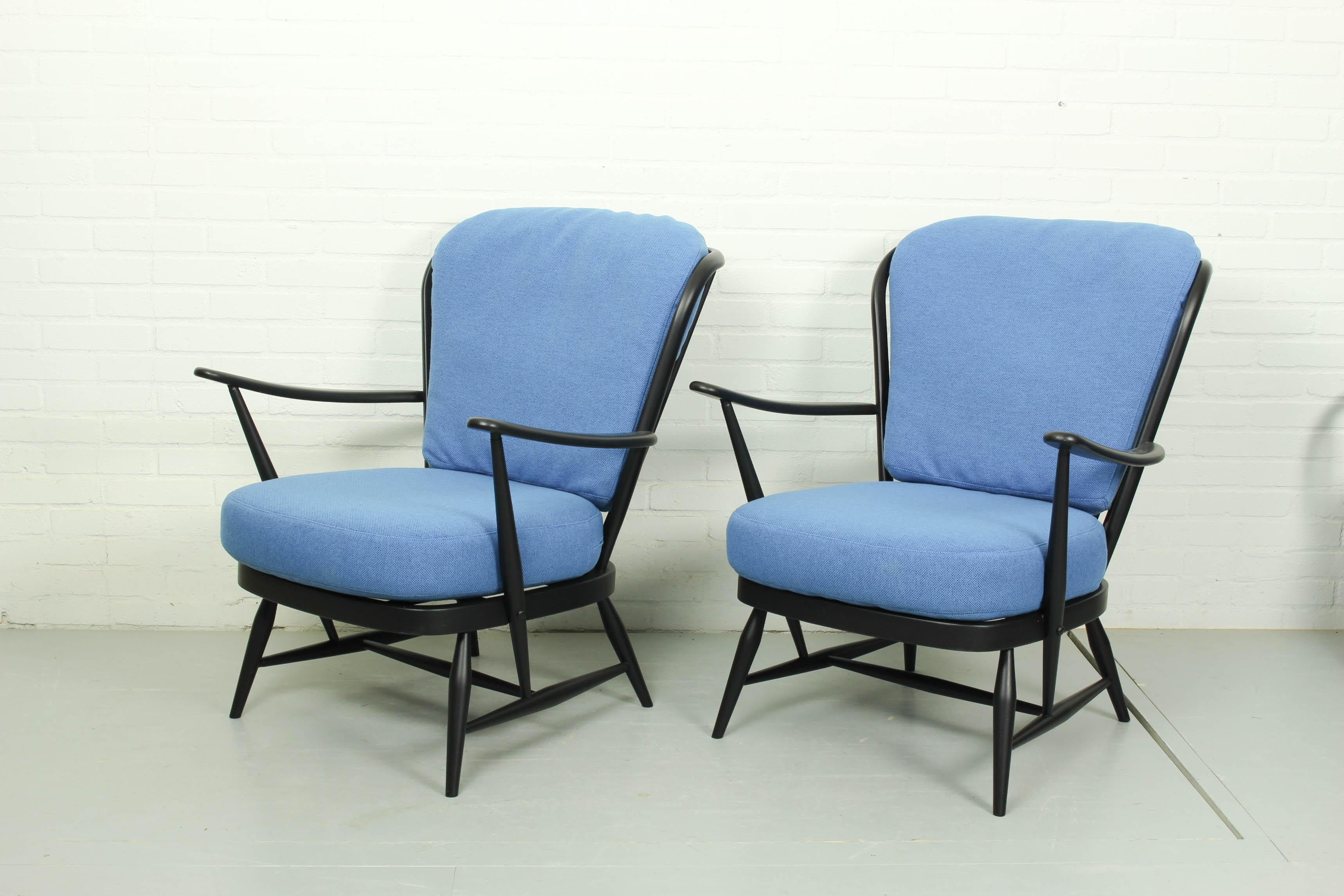 Ensemble de salon Lucian Ercolani avec canapé Modèle 355 et 2 chaises longues Windsor en vente 10