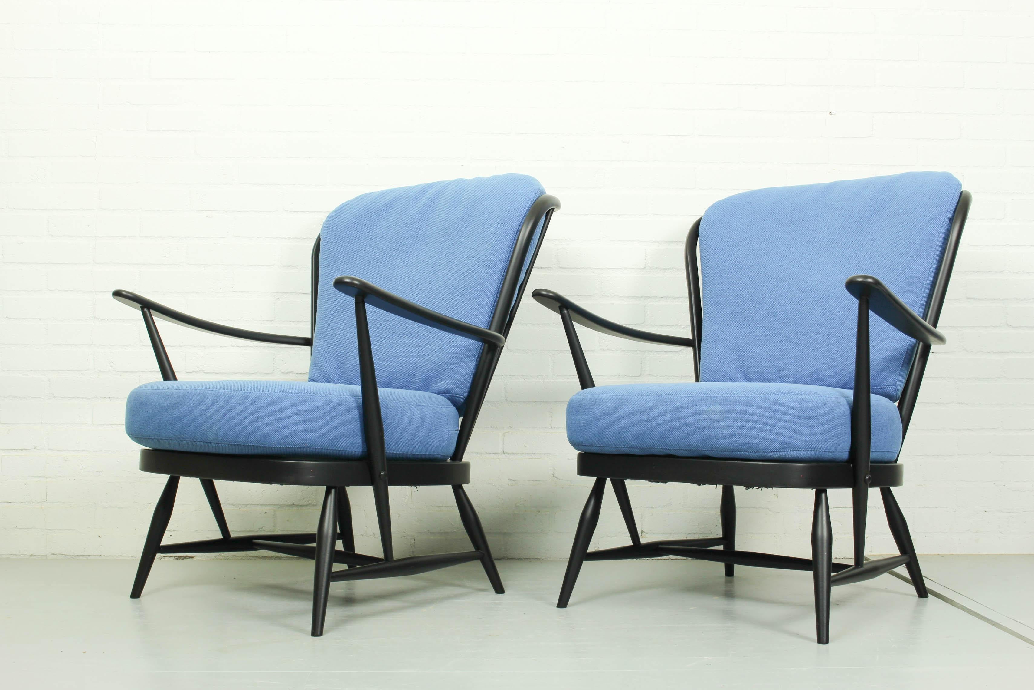 Ensemble de salon Lucian Ercolani avec canapé Modèle 355 et 2 chaises longues Windsor en vente 11