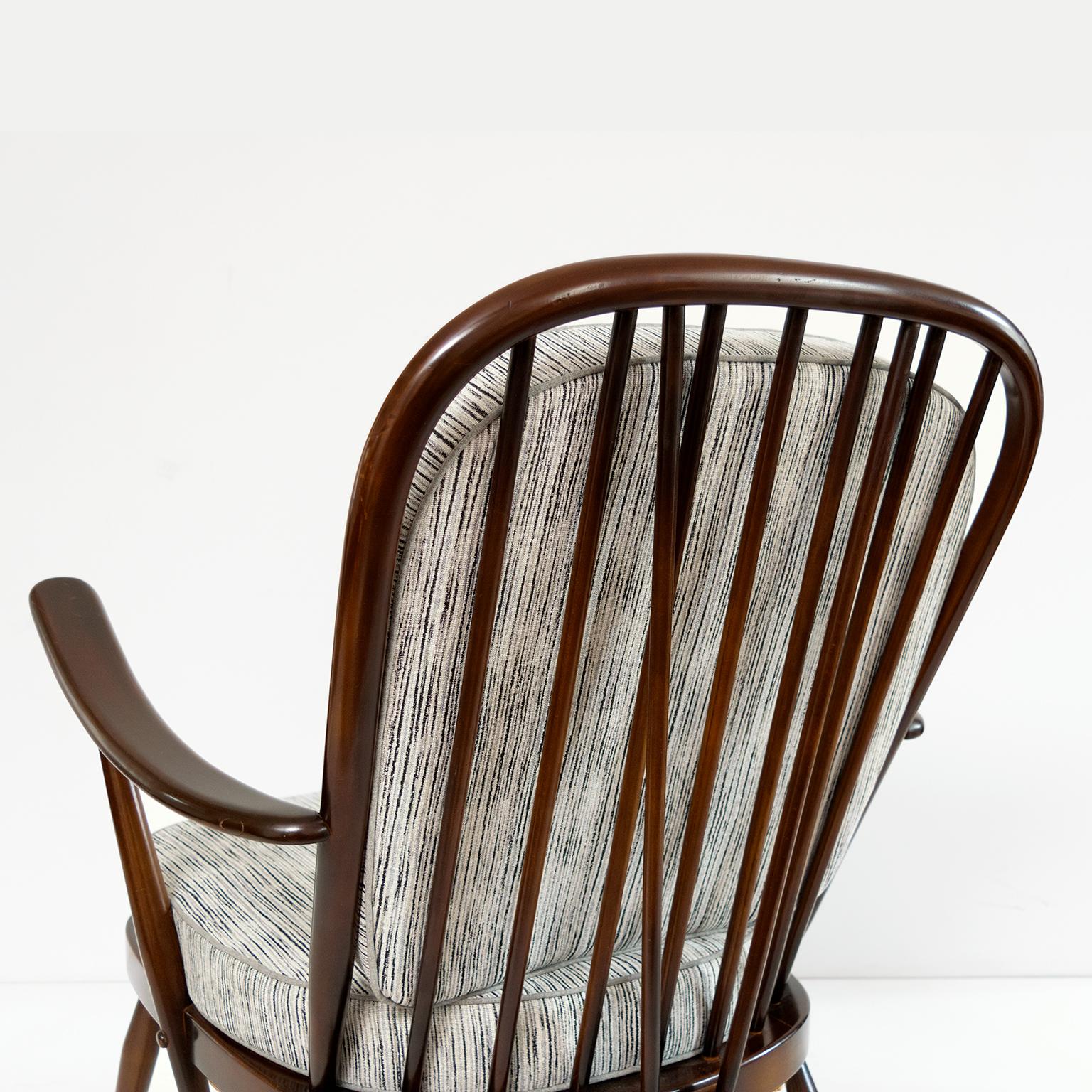 Lucian Randolph Ercolani Designed “Windsor” Chairs for Ercol, England, 1950's In Good Condition In New York, NY