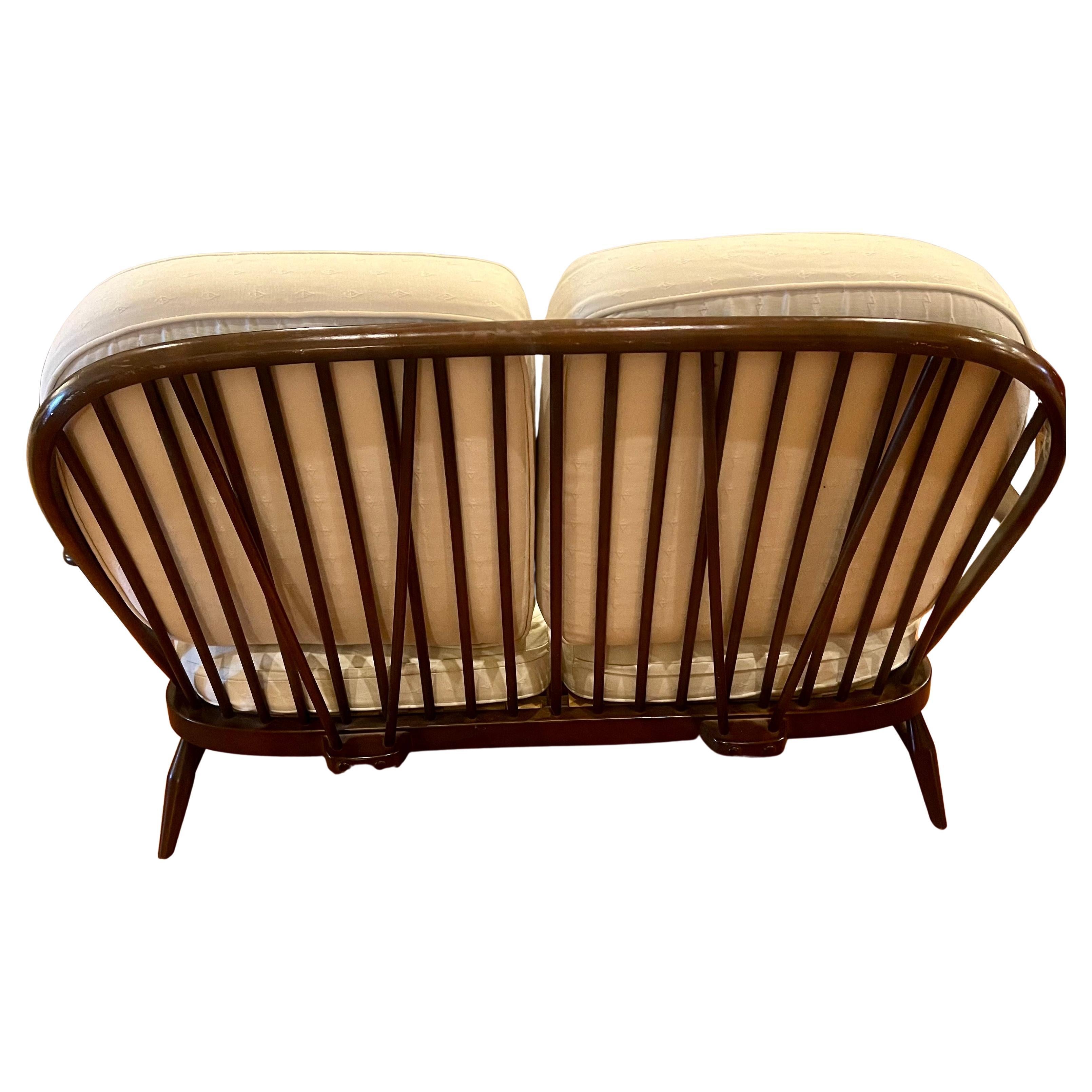 Lucian Randolph Ercolani Designed “Windsor” Setee for Ercol, England, 1950's In Good Condition For Sale In San Diego, CA