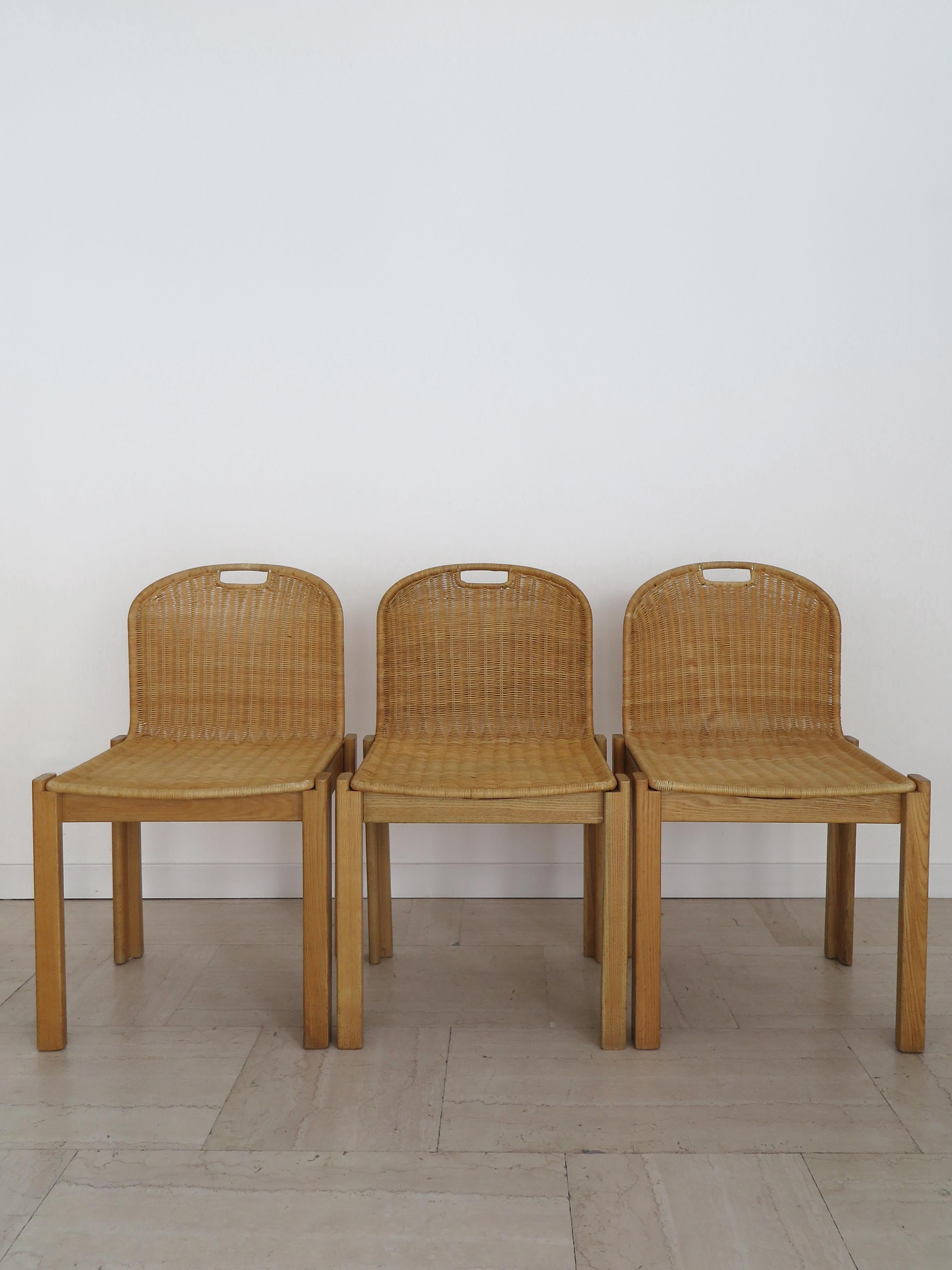 Luciano Bertoncini for Bellato Italian Oak Wicker Dining Chairs 1970 Bon état - En vente à Reggio Emilia, IT