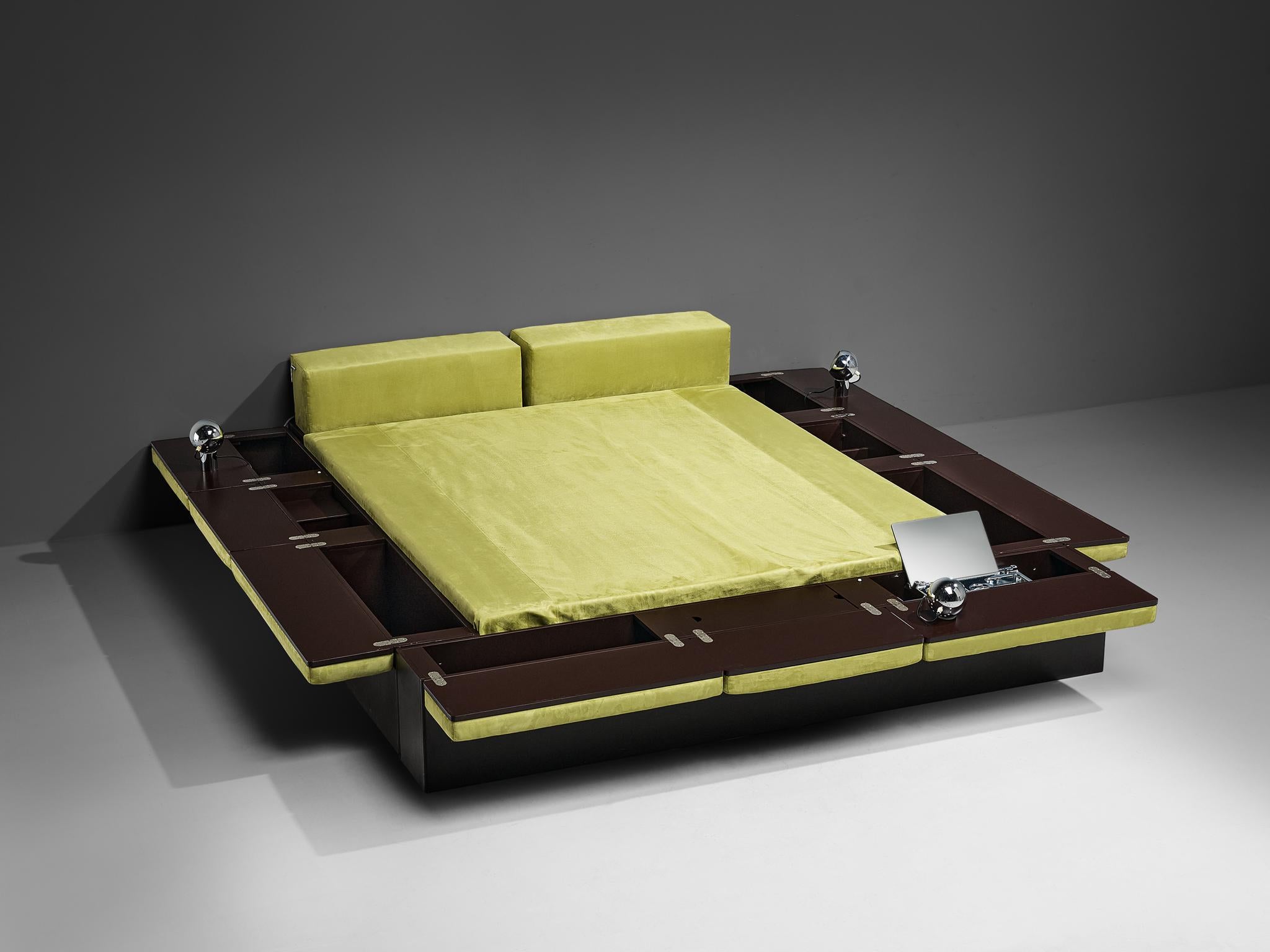 Luciano Bertoncini for Cjfra 'Zattera' Bed in Alcantara and Lacquered Wood  For Sale 4