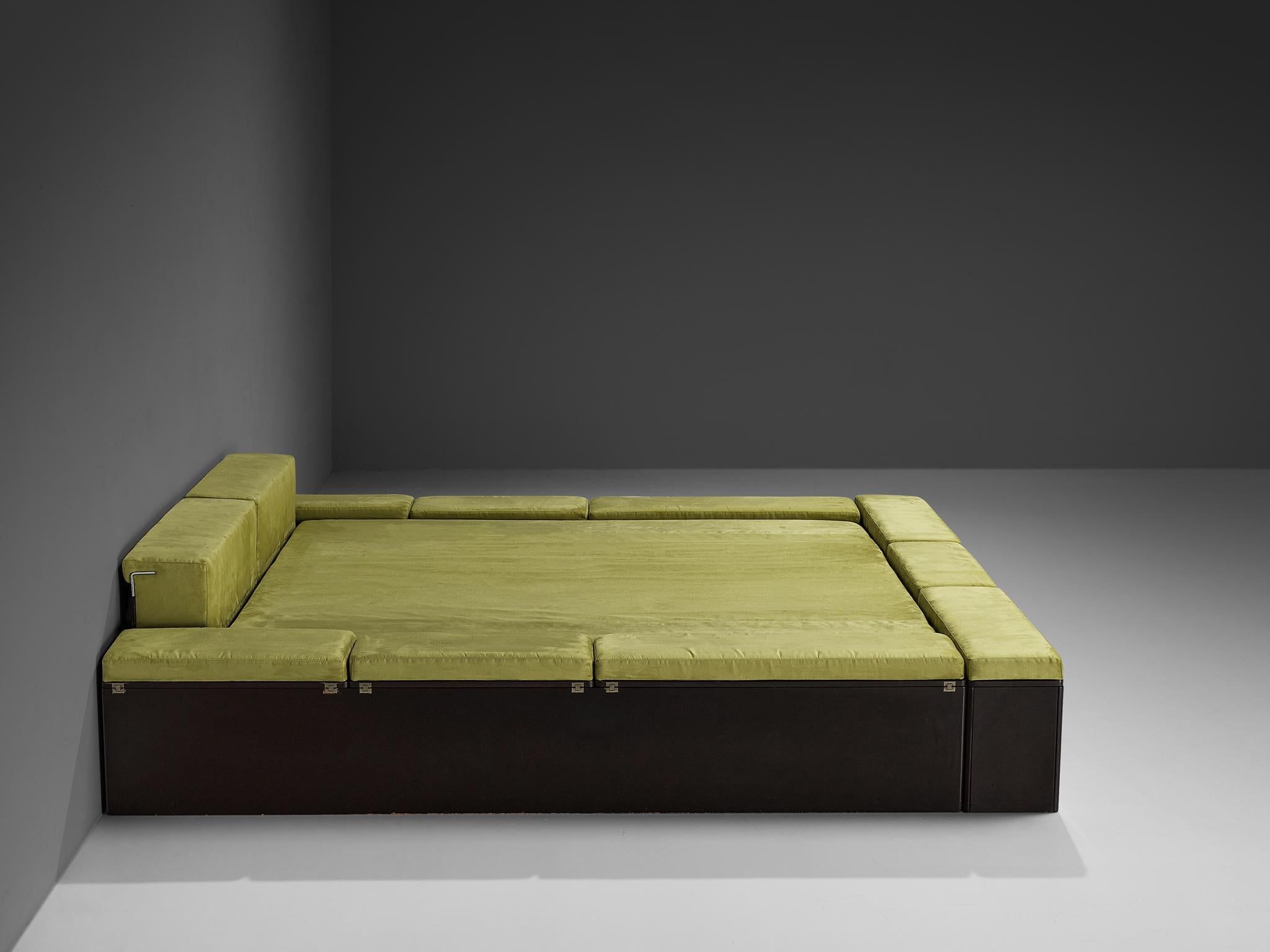 Luciano Bertoncini for Cjfra 'Zattera' Bed in Alcantara and Lacquered Wood  For Sale 2