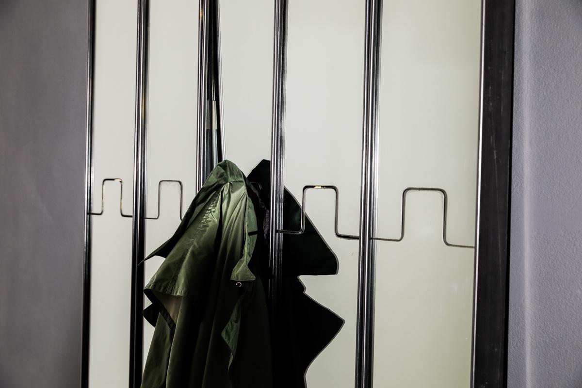 Luciano Bertoncini Gronda Mirrored Coat Rack In Good Condition In Melbourne, VIC