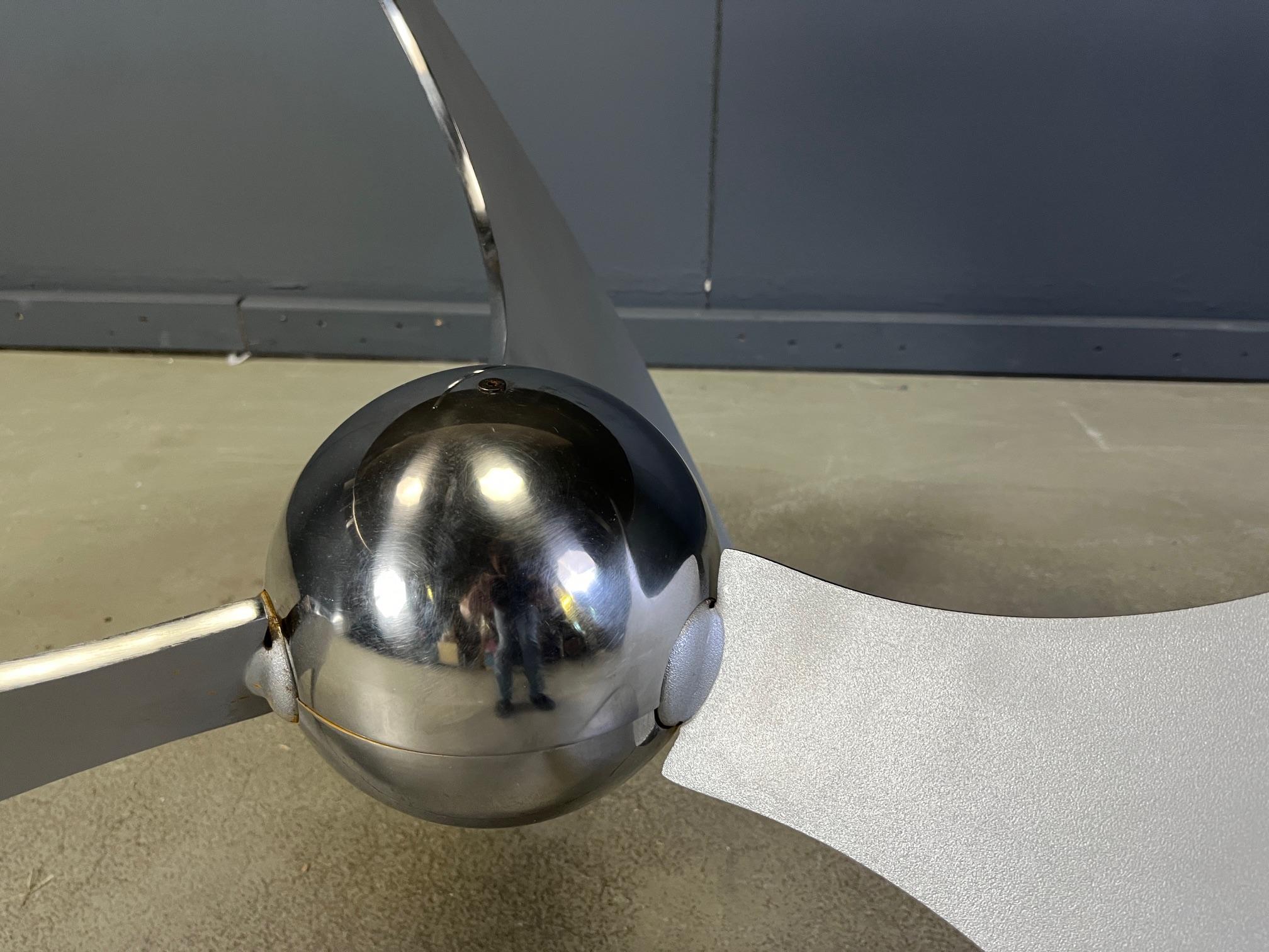 Italian Luciano Campanini “Helix” adjustable dining or coffee table, 1970s For Sale