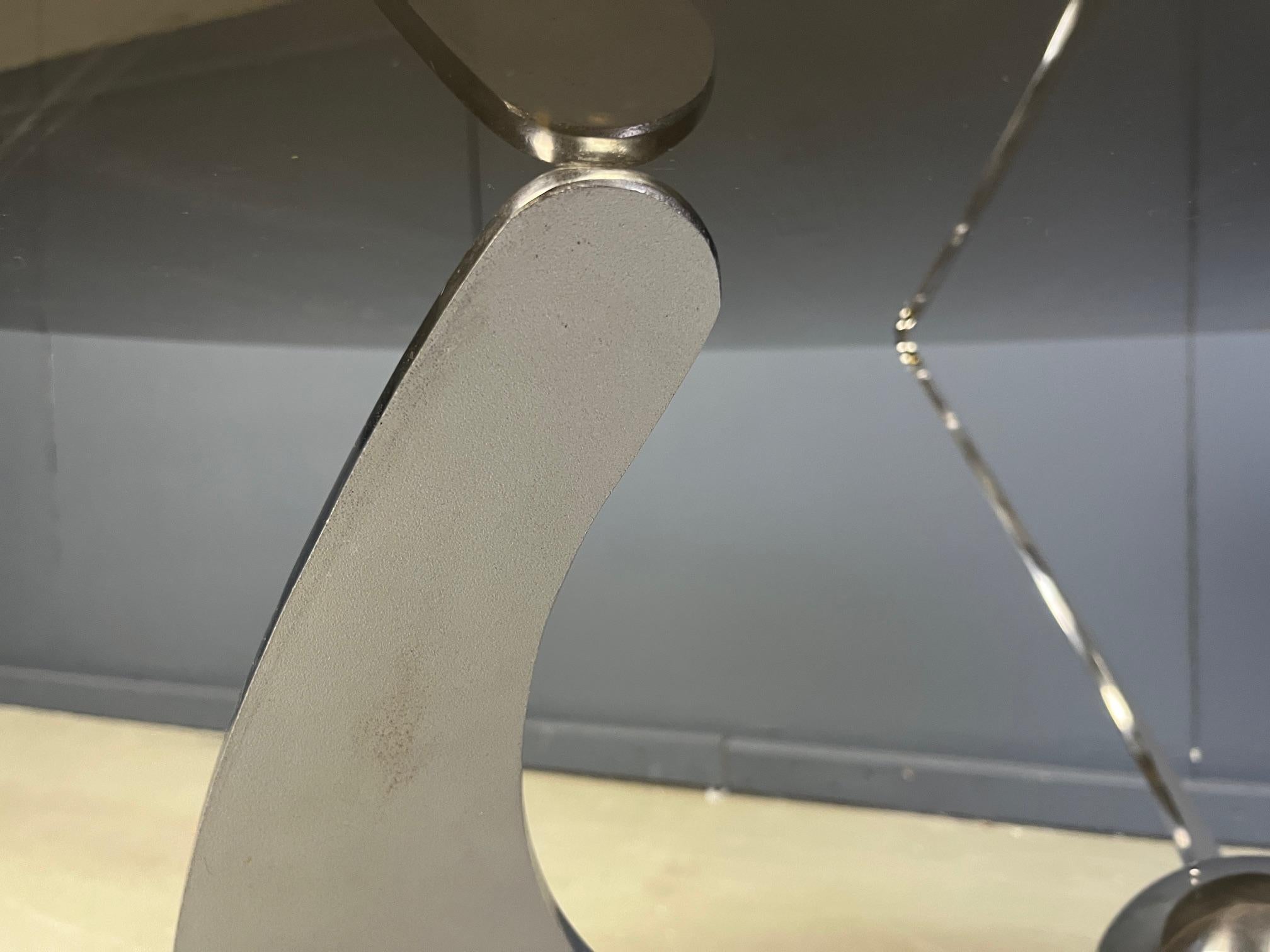 Luciano Campanini “Helix” adjustable dining or coffee table, 1970s In Good Condition For Sale In Leuven, Vlaams Gewest