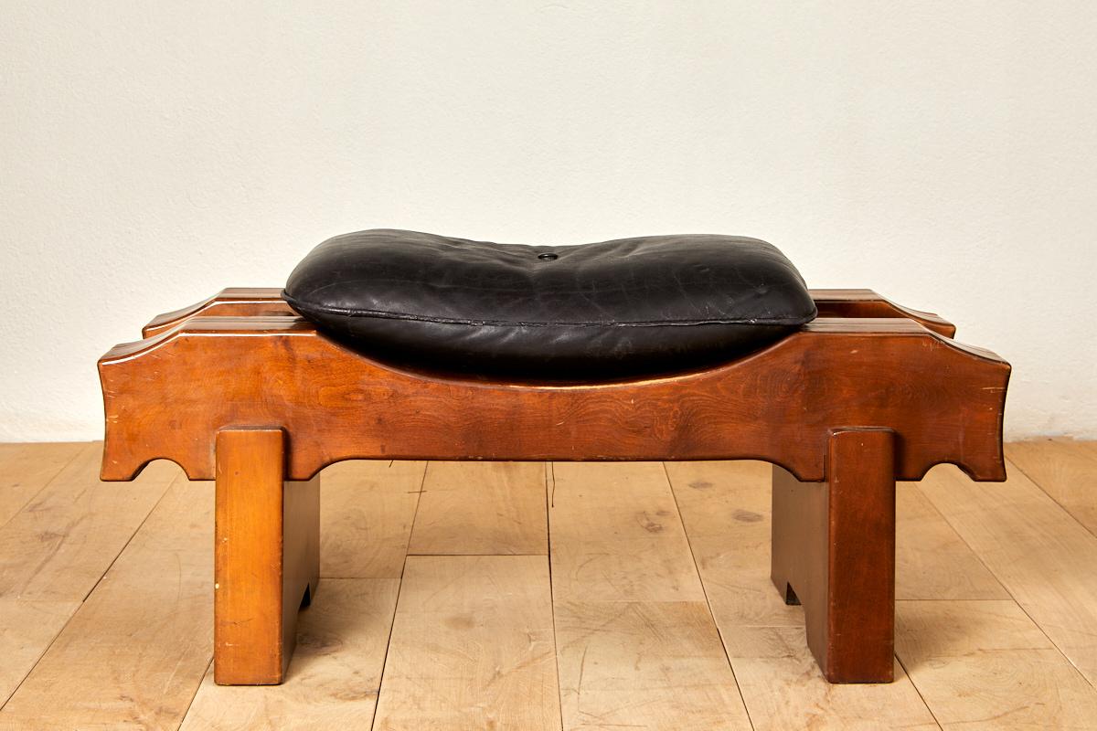 Leather Luciano Frigerio (1928-1999), Armchair with ottoman, circa 1970 For Sale