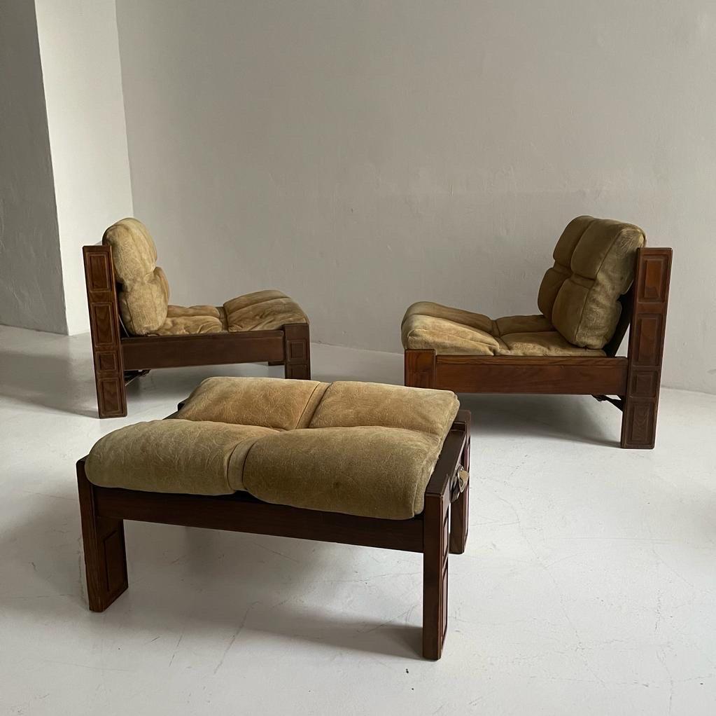 Mid-Century Modern Luciano Frigerio Attributed Lounge Chairs Pair and Ottoman Suede Leather, Italy For Sale