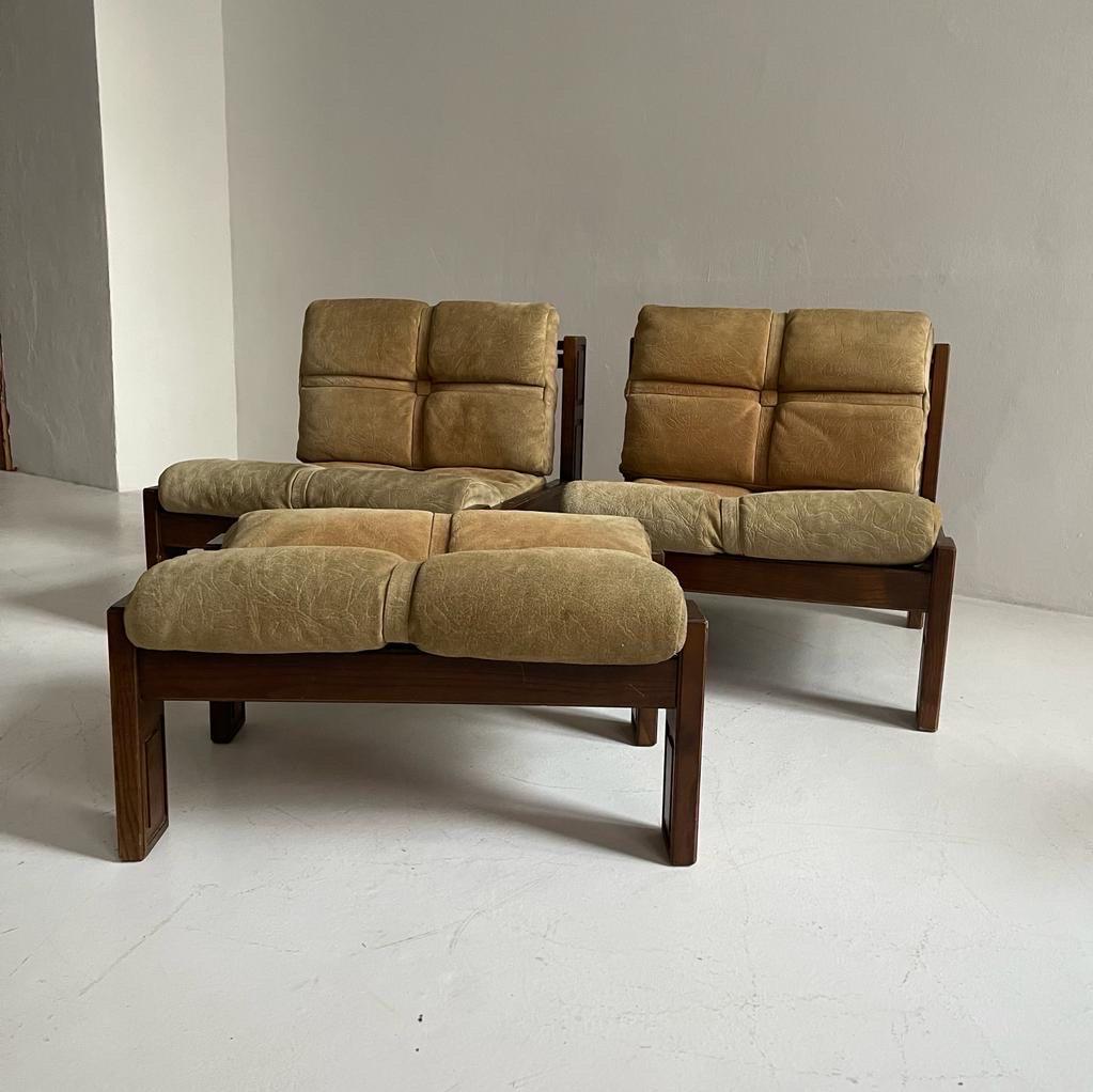 Luciano Frigerio Attributed Lounge Chairs Pair and Ottoman Suede Leather, Italy For Sale 2