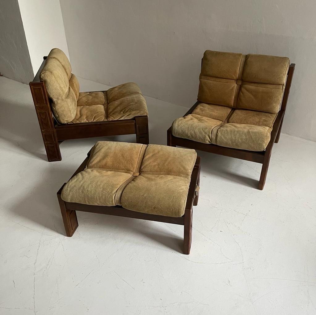 Luciano Frigerio Attributed Lounge Chairs Pair and Ottoman Suede Leather, Italy For Sale 3