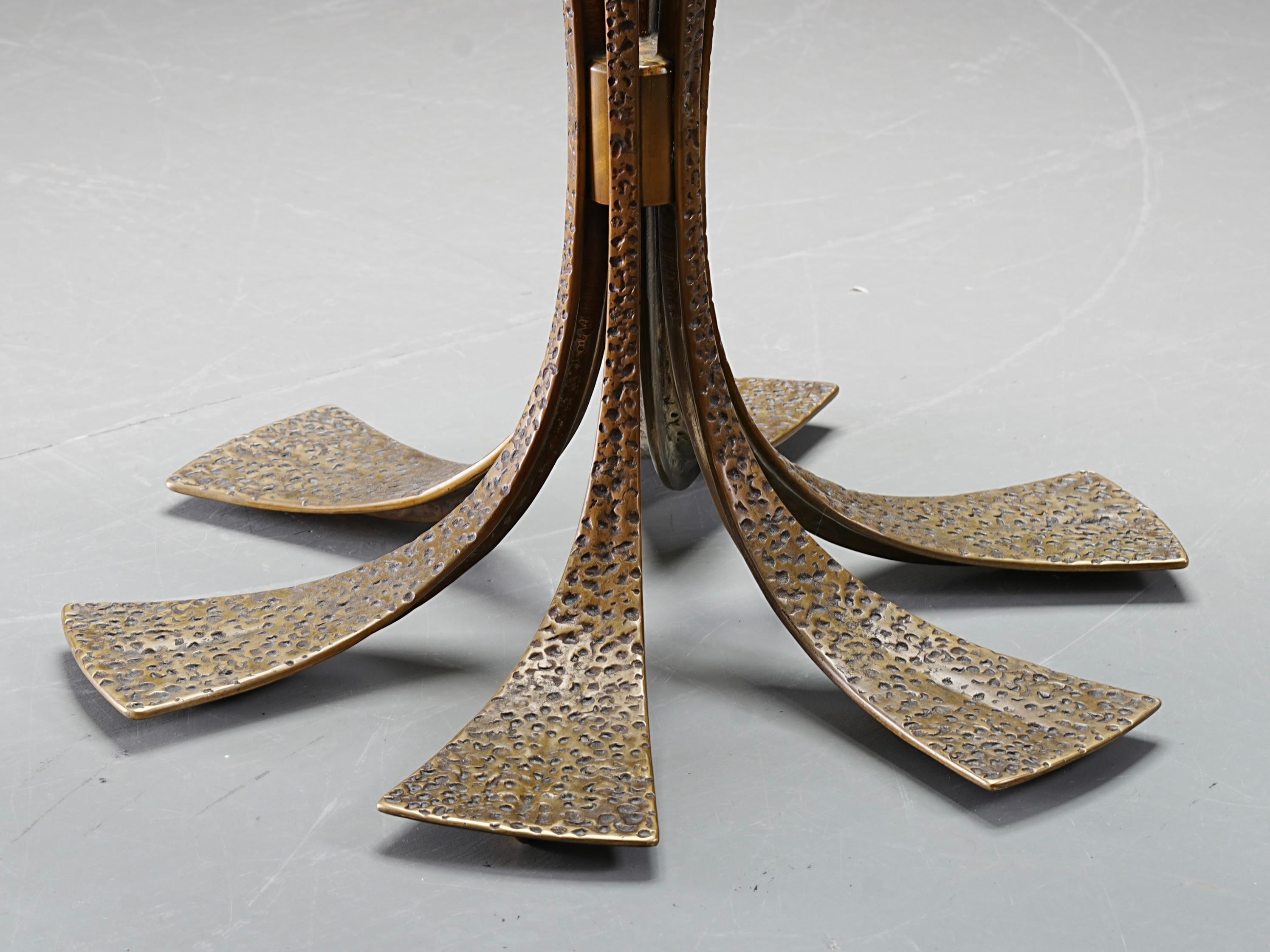 Luciano Frigerio Dining Table in hammered Brass and Glass, Italy, 1960's For Sale 5