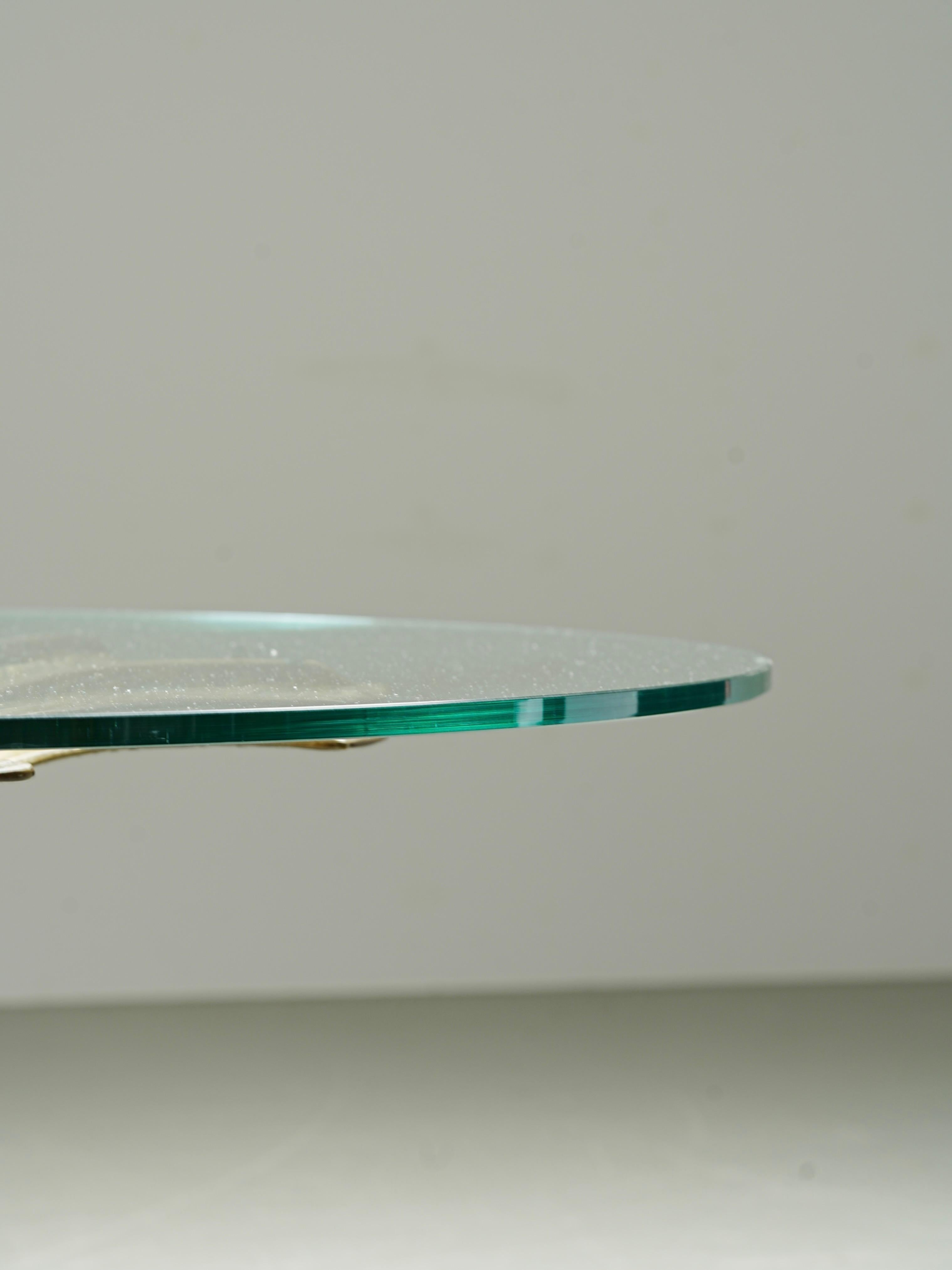 Luciano Frigerio Dining Table in hammered Brass and Glass, Italy, 1960's For Sale 2