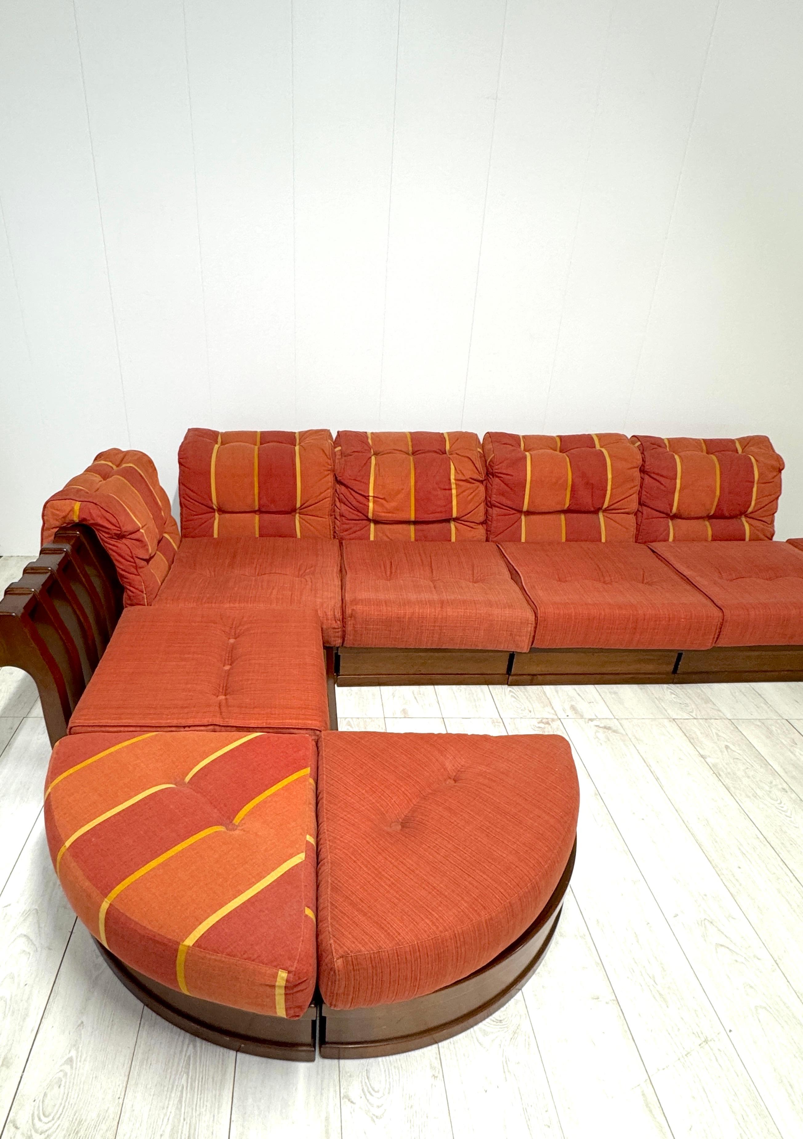 Luciano Frigerio, Modular sofa mod. Can Can, Prod. Frigerio of Desio, 1966 In Good Condition For Sale In Rivoli, IT