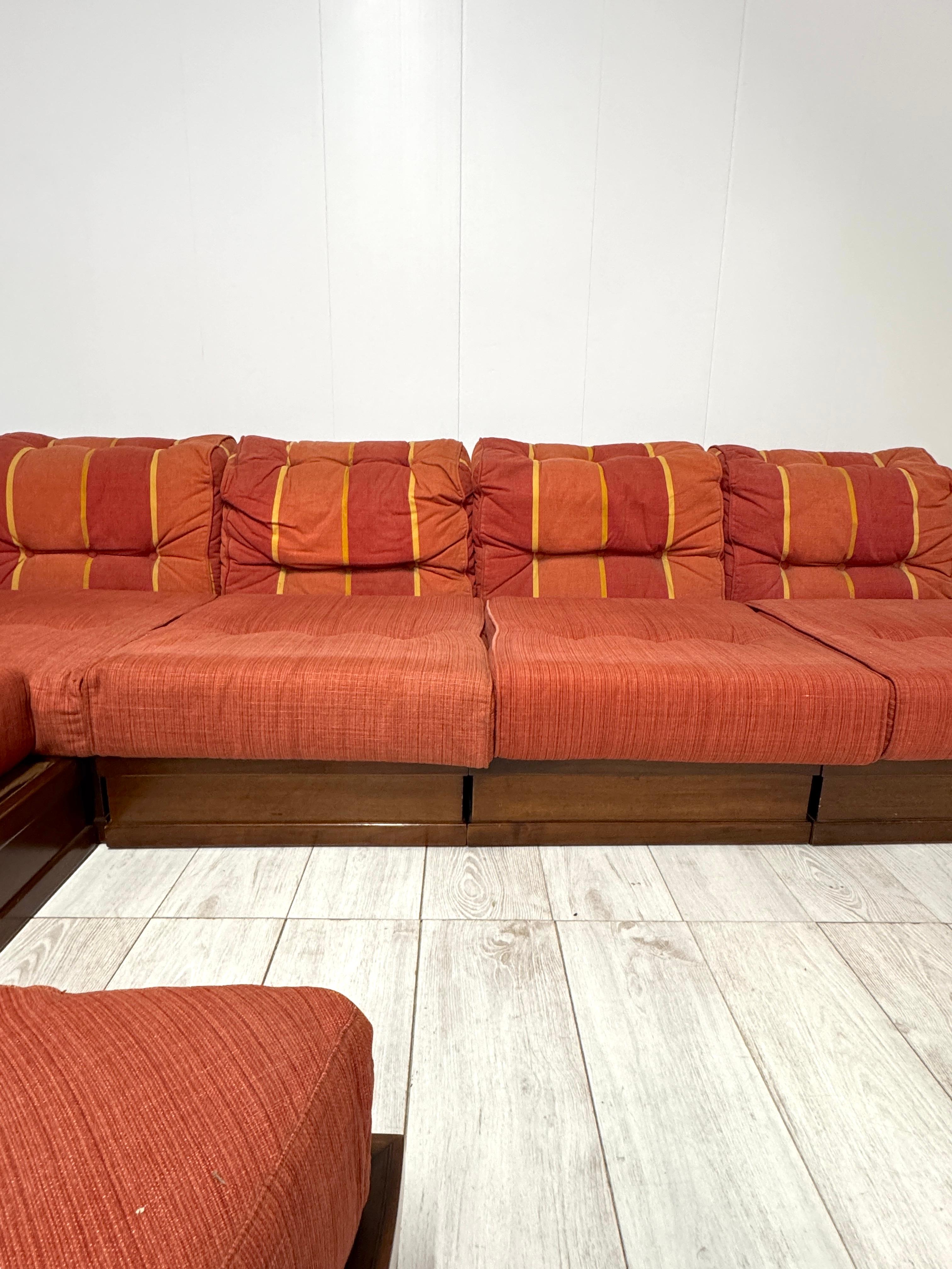 Luciano Frigerio, Modular sofa mod. Can Can, Prod. Frigerio of Desio, 1966 For Sale 1