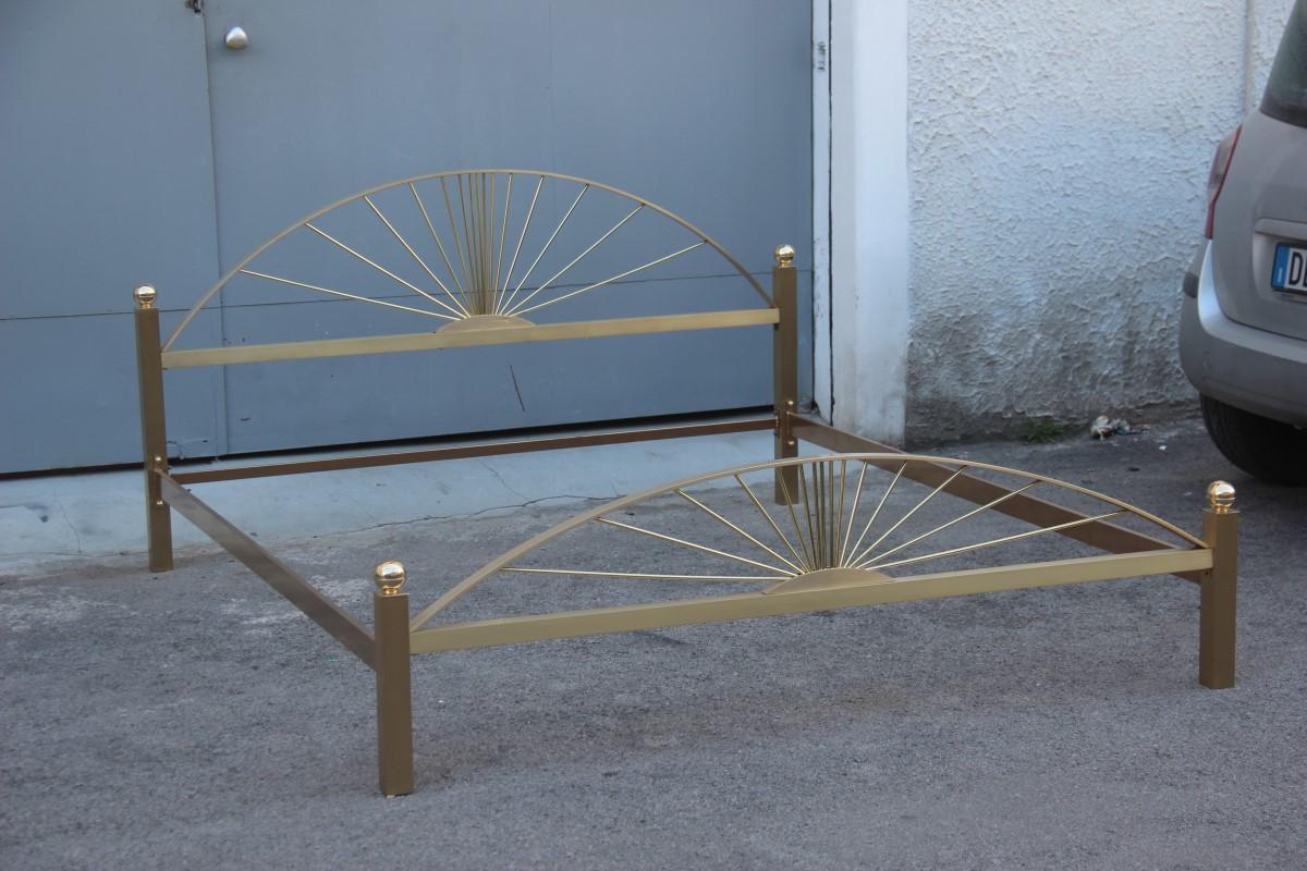 Luciano Frigerio Double Bed in Solid Italian Gold Brass Design 1970 with Rays For Sale 6