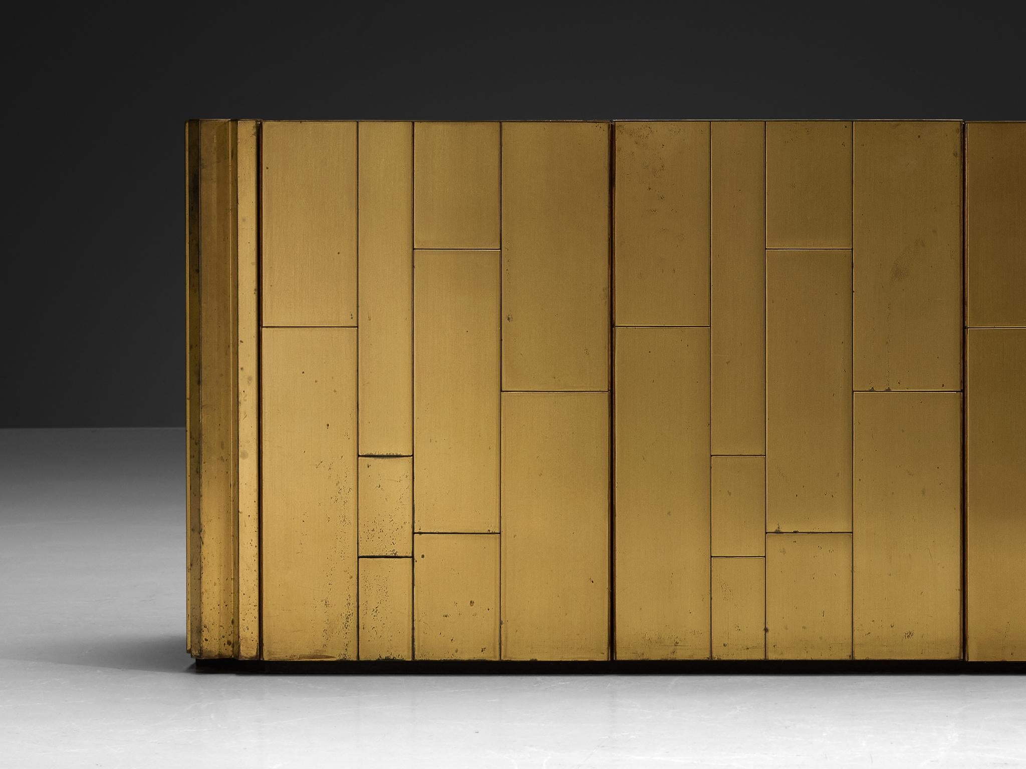 Late 20th Century Luciano Frigerio for Frigerio di Desio Sideboard in Walnut and Brass  For Sale