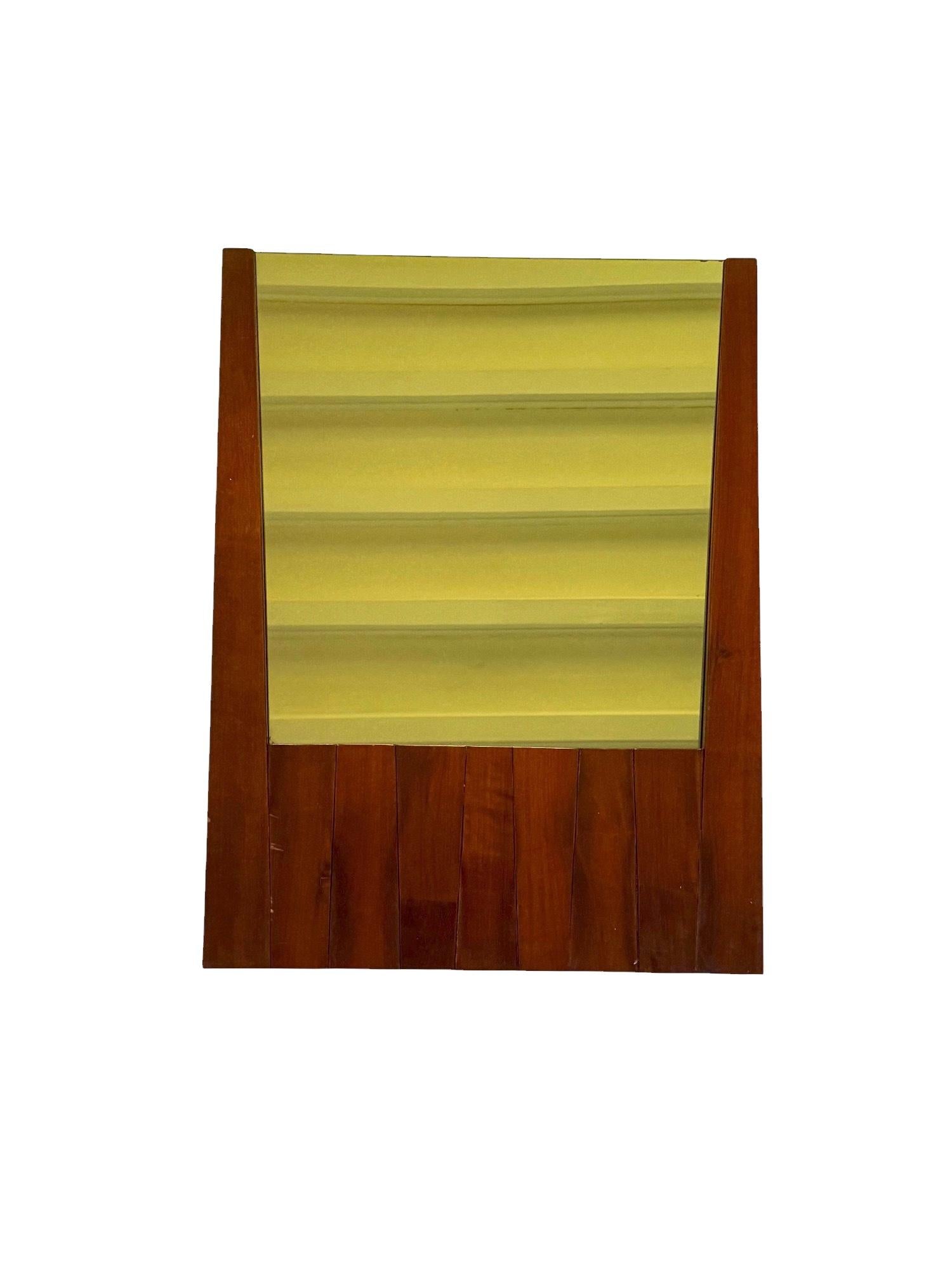 Luciano Frigerio, Hollywood Regency mod. miroir en noyer massif baryté, Italie 1970 en vente 7