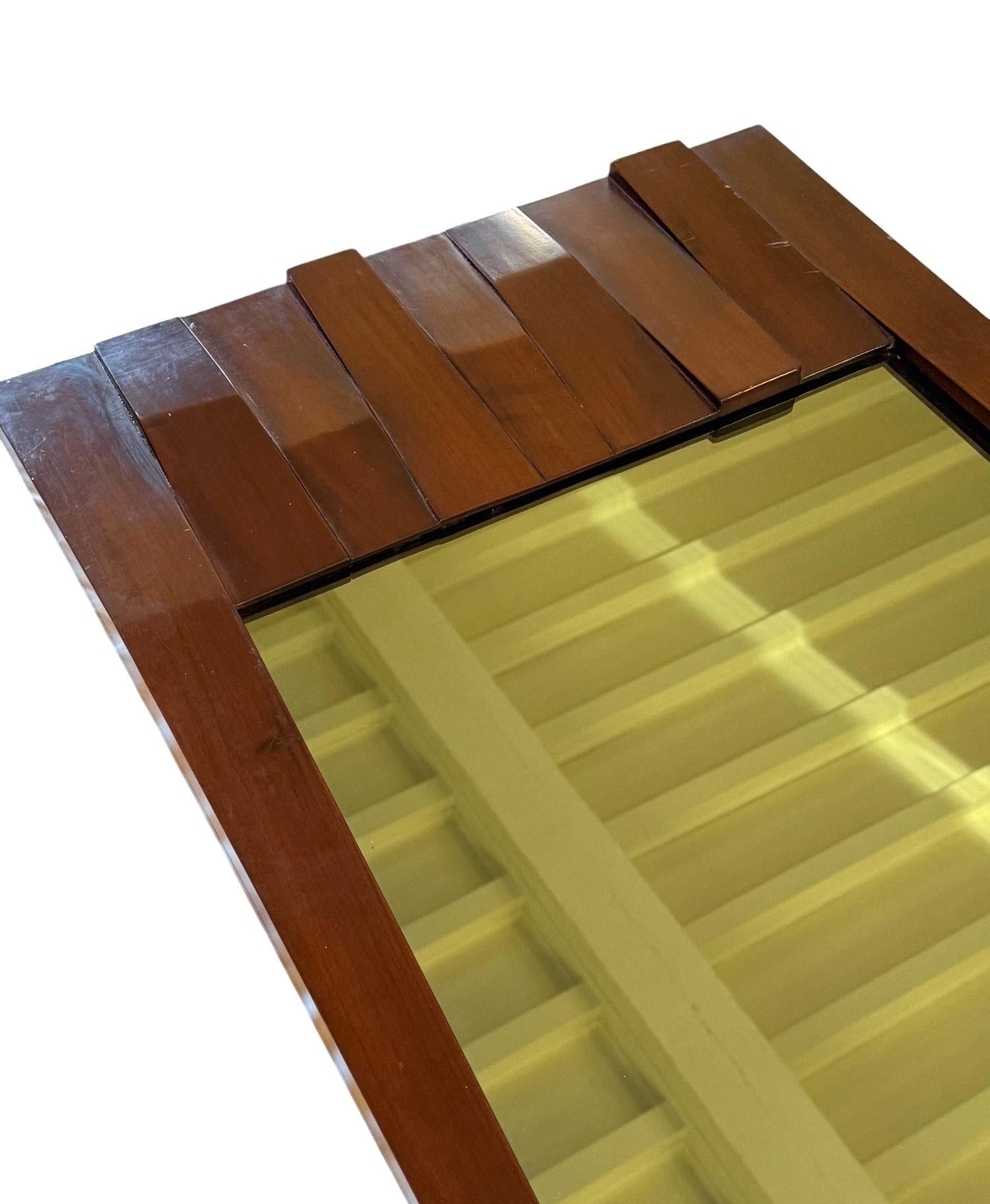 Luciano Frigerio, Hollywood Regency mod. miroir en noyer massif baryté, Italie 1970 en vente 11