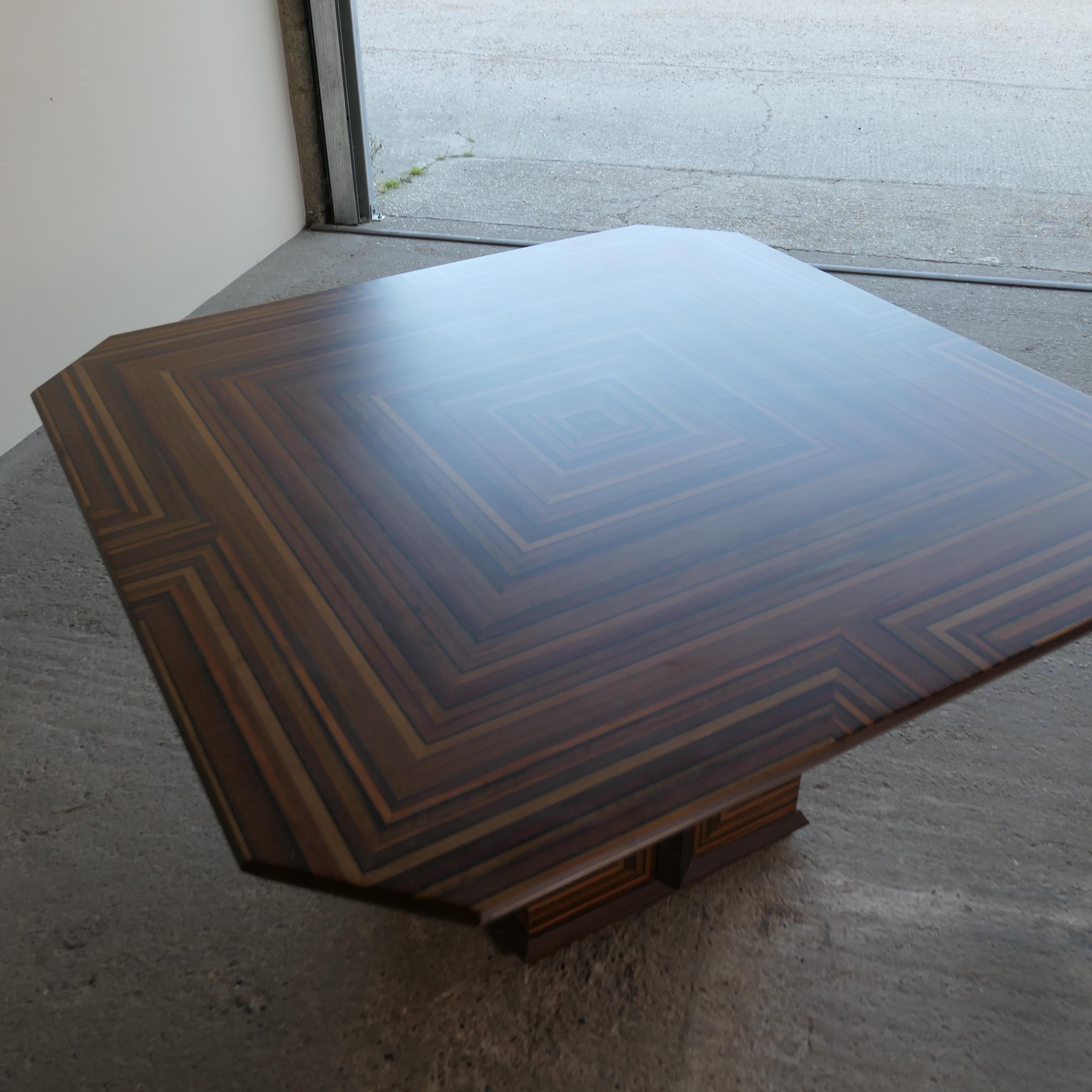Table de salle à manger en marqueterie Luciano Frigerio en vente 4