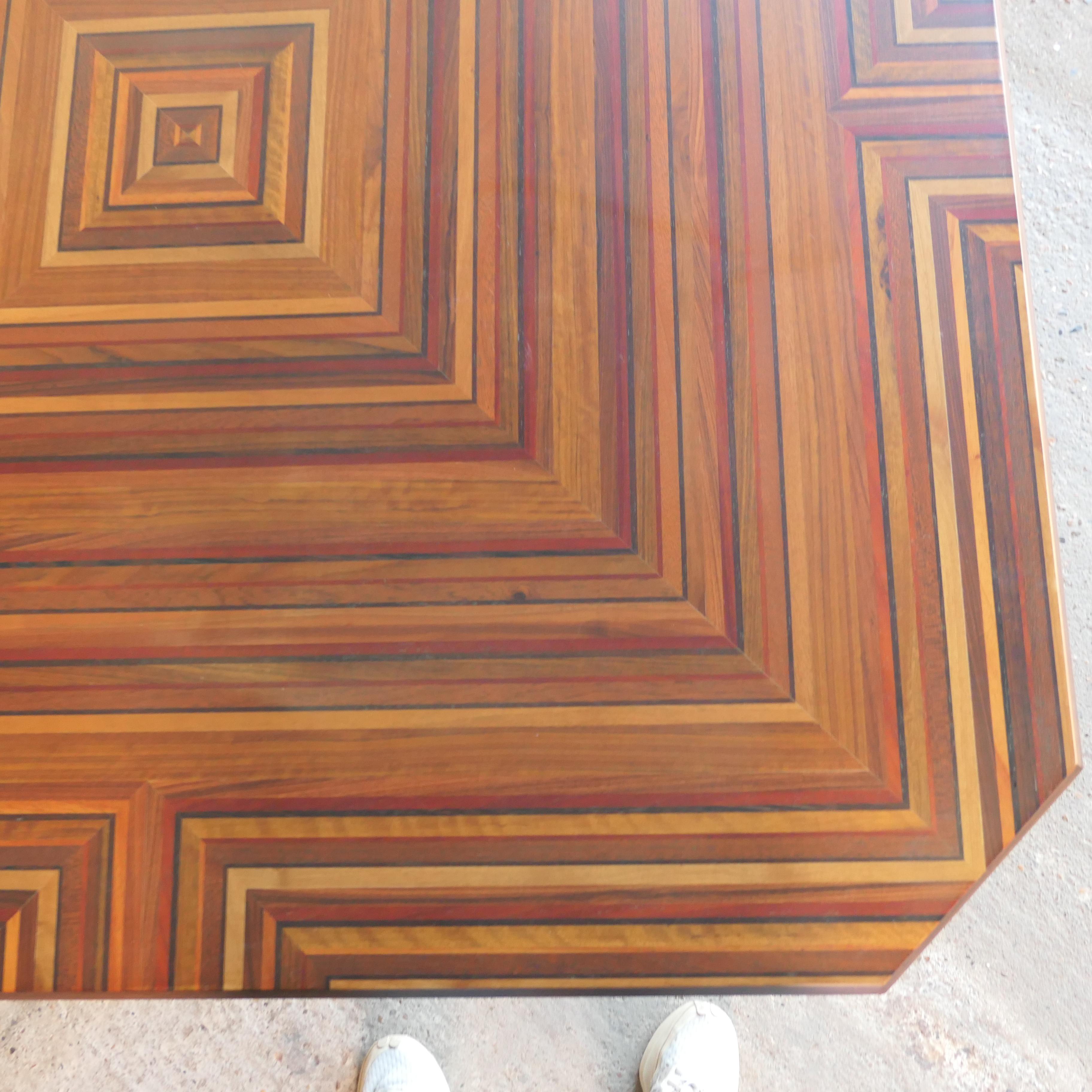 Table de salle à manger en marqueterie Luciano Frigerio en vente 5