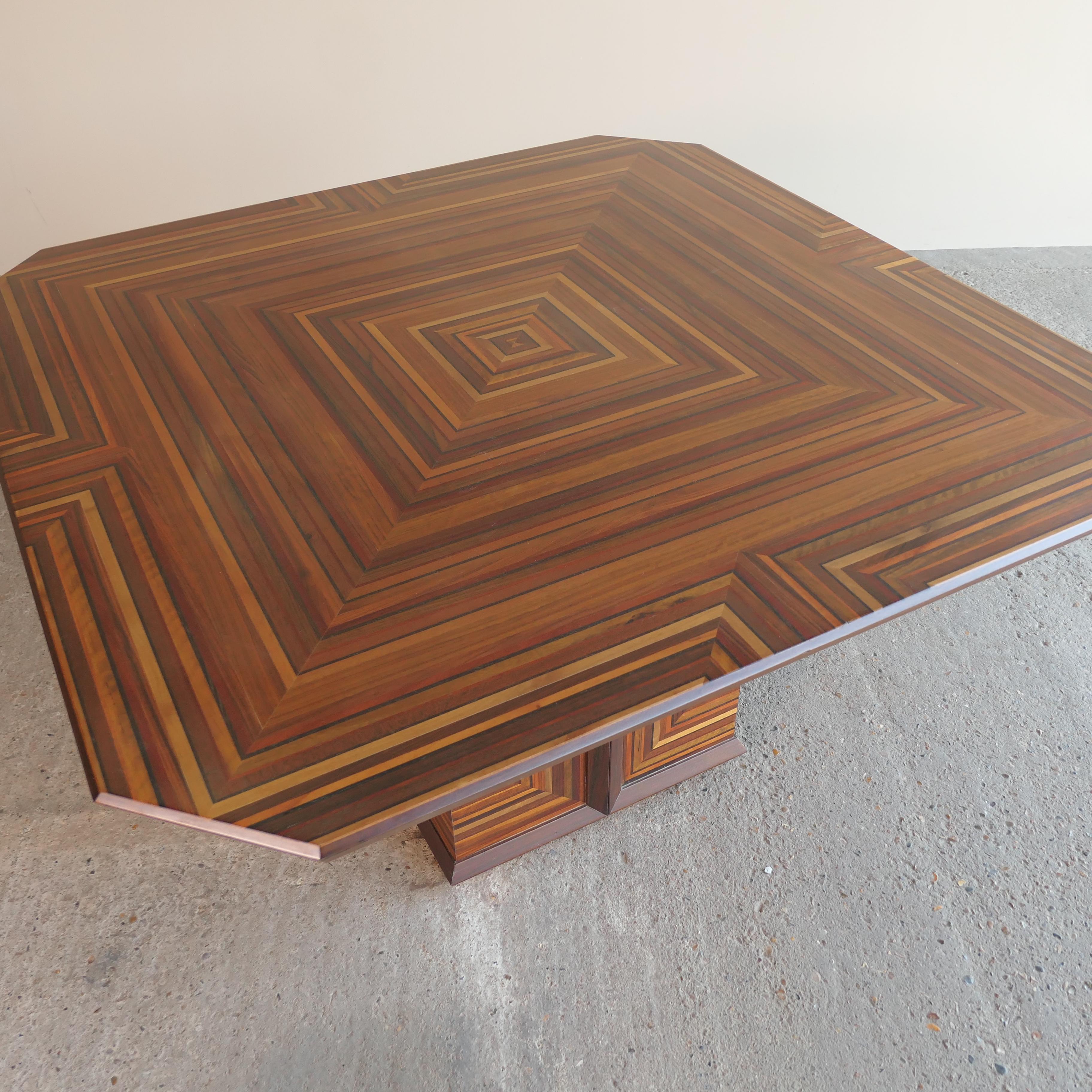 Table de salle à manger en marqueterie Luciano Frigerio en vente 12