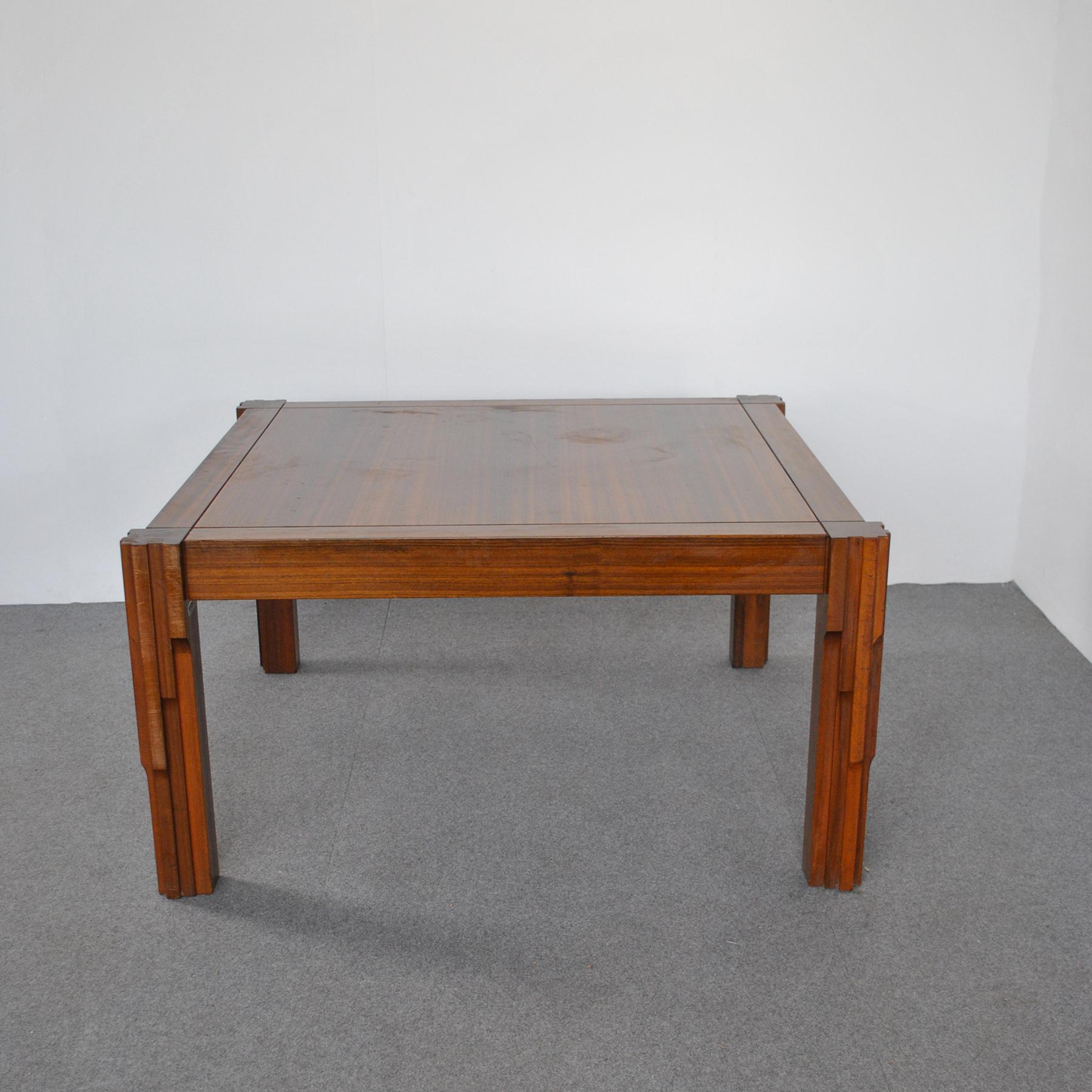Mid-Century Modern Table italienne du milieu du siècle Luciano Frigerio Début des années 70 en vente