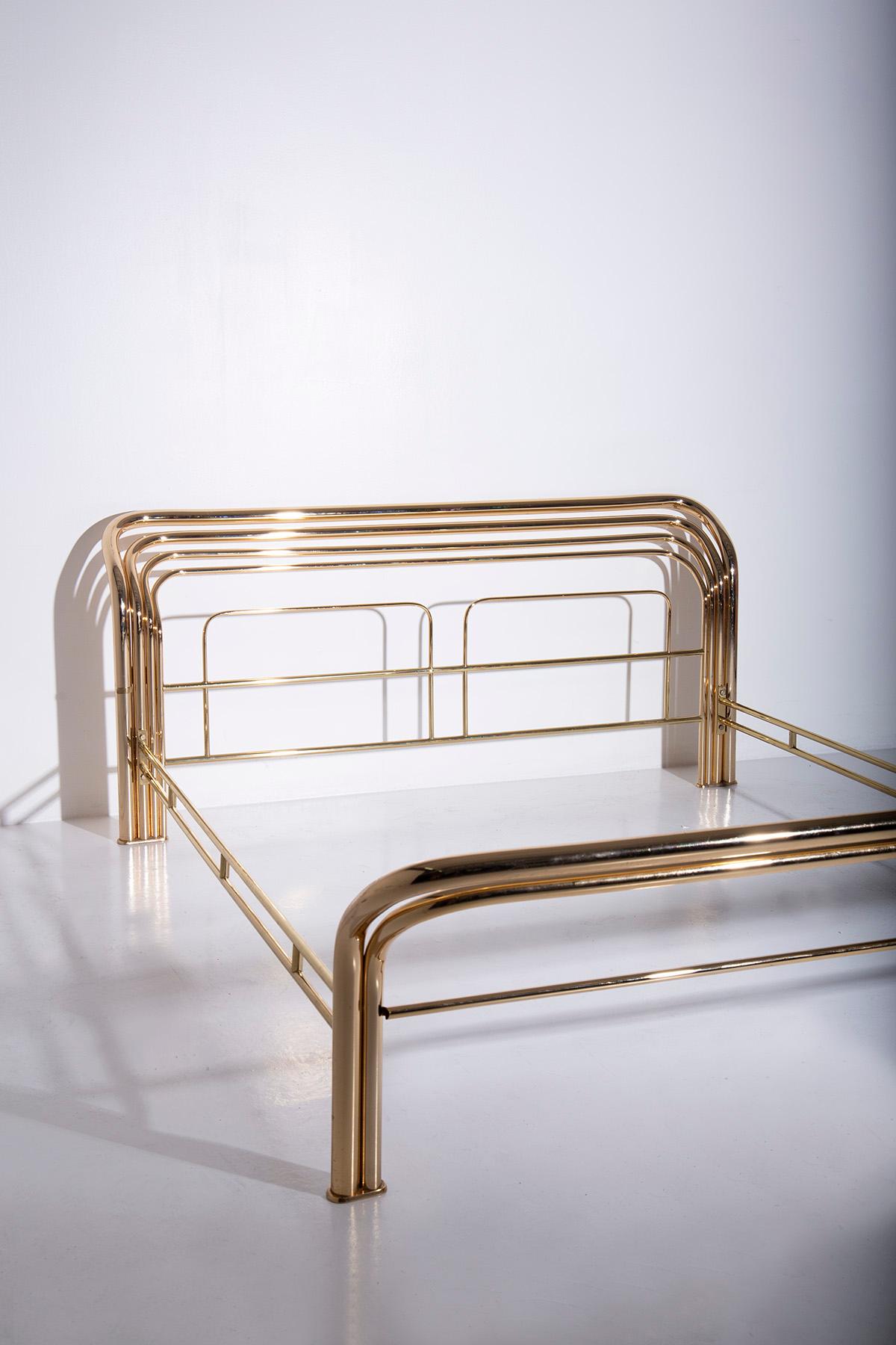 Luciano Frigerio italian vintage Brass bed, branded For Sale 8